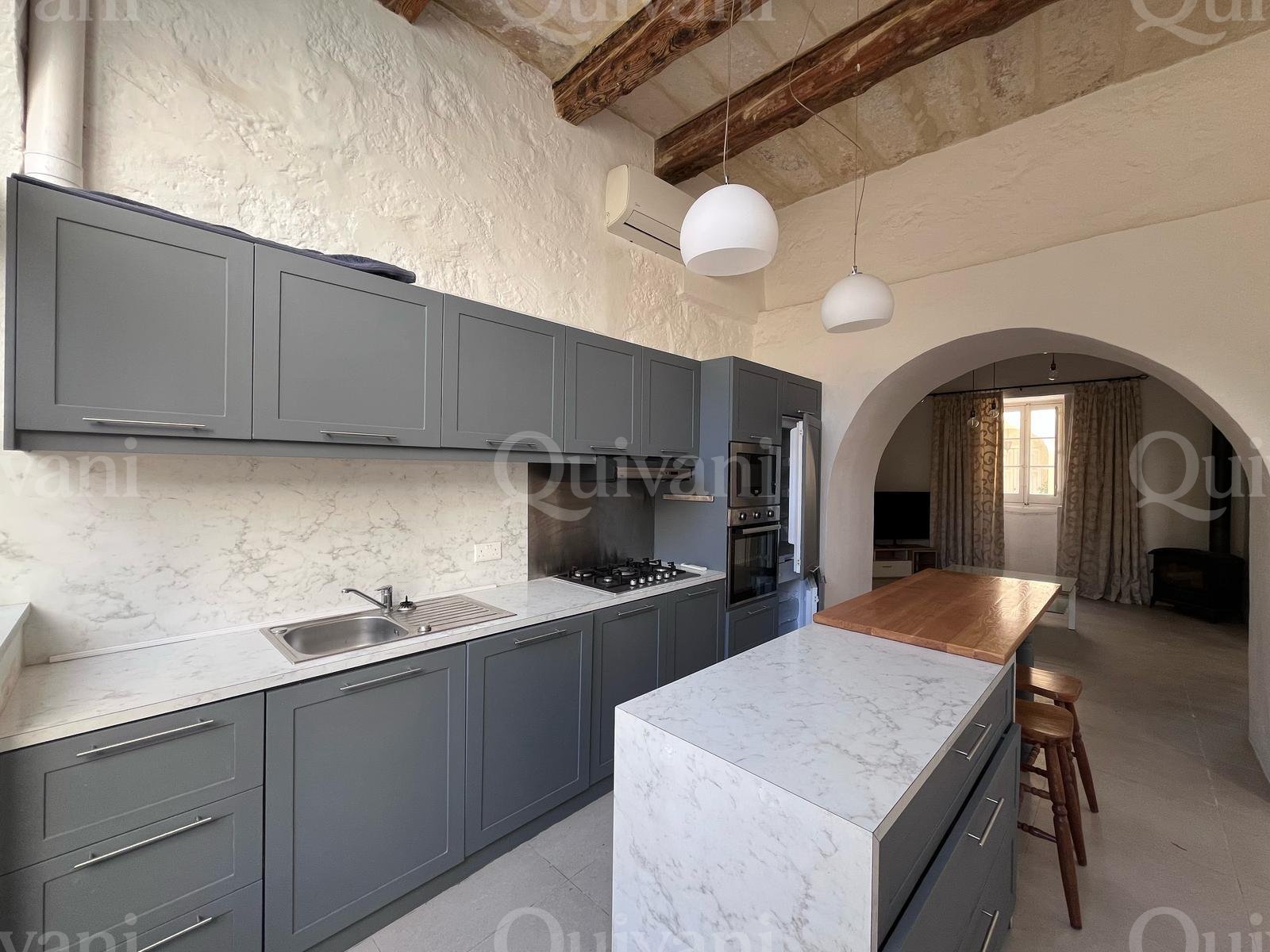 Munxar, Furnished Town House