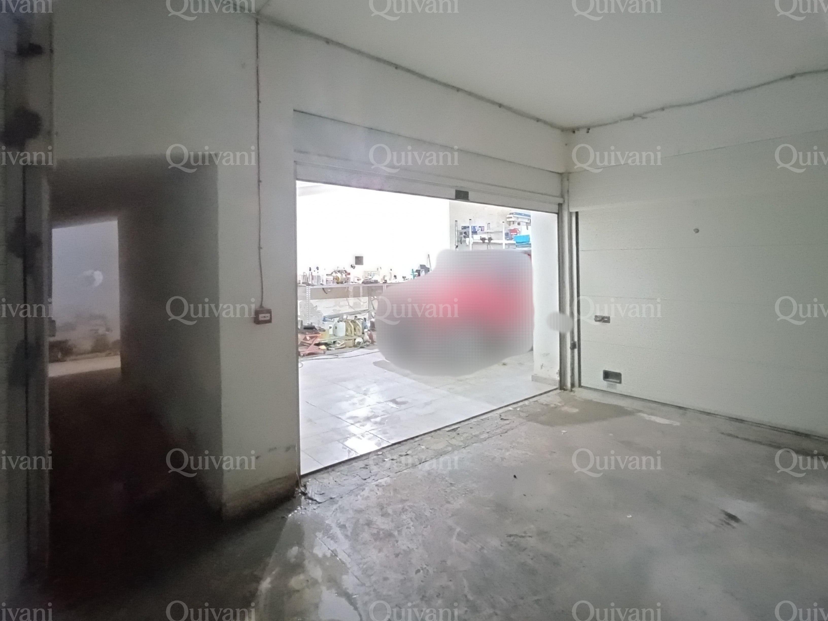 Swieqi 3/4 Car Garage with Water and Electricity