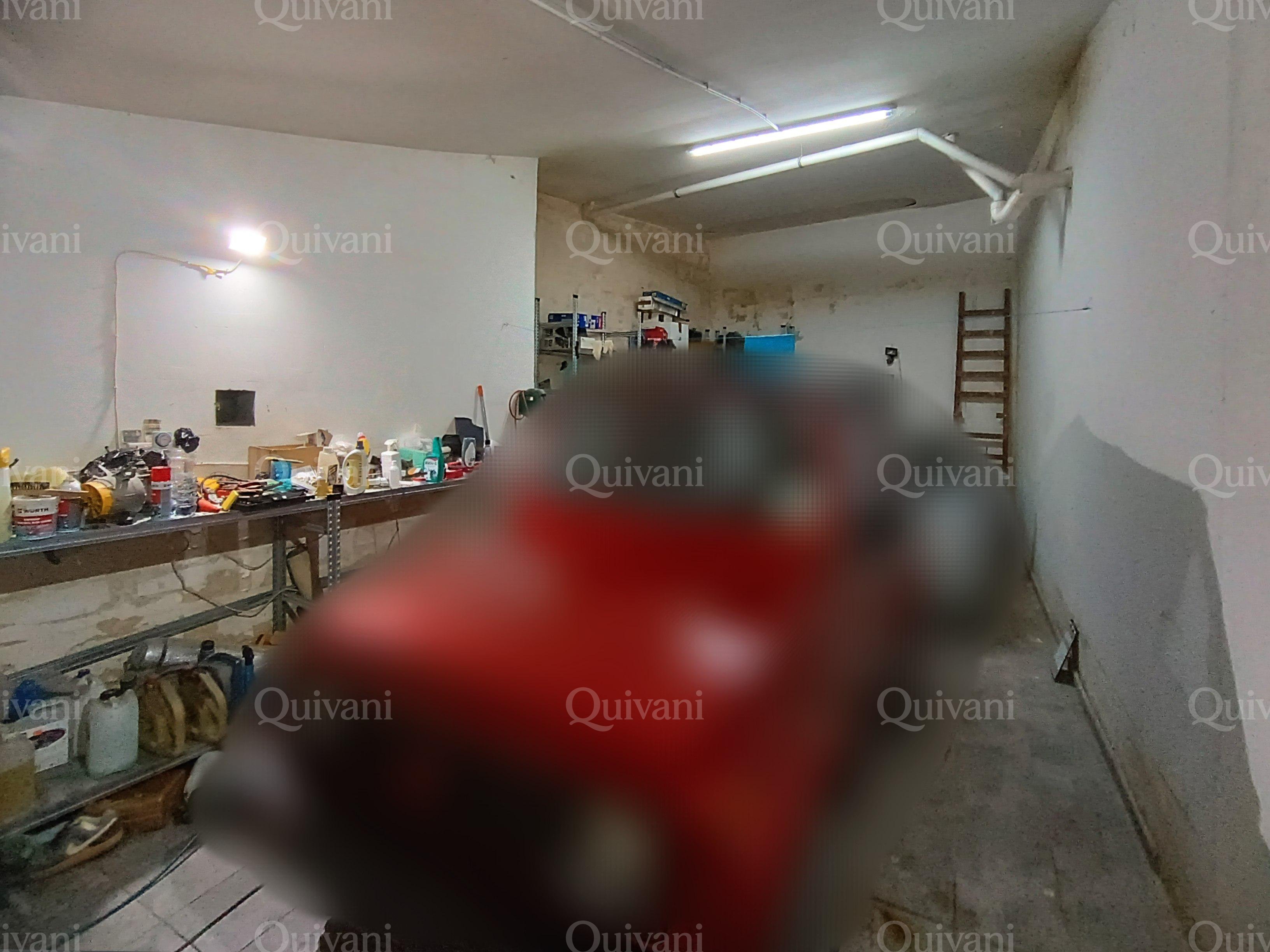 Swieqi 3/4 Car Garage with Water and Electricity