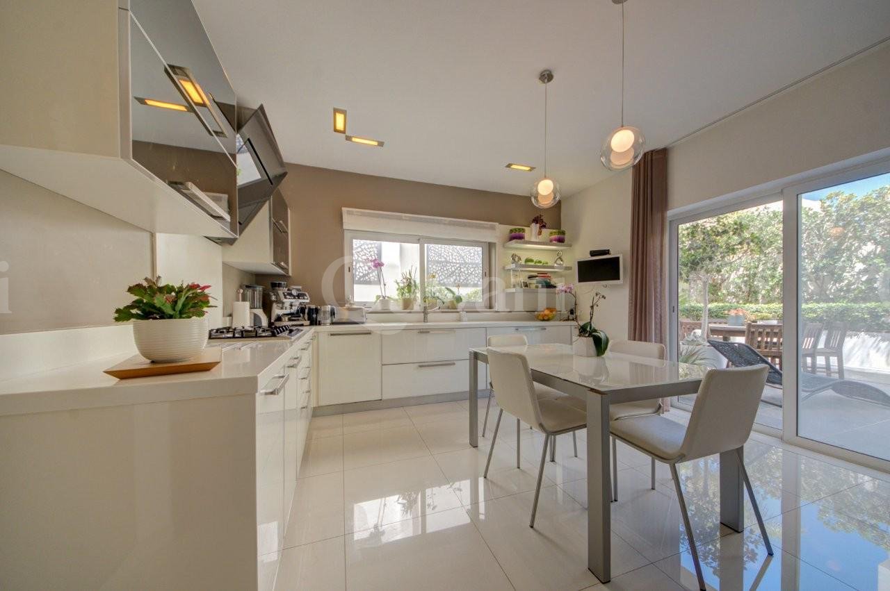 Bahar ic-Caghaq Finished Fully Detached Elevated Maisonette