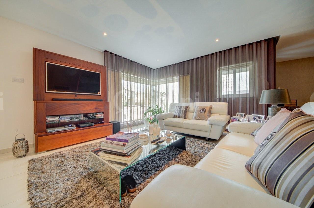 Bahar ic-Caghaq Finished Fully Detached Elevated Maisonette