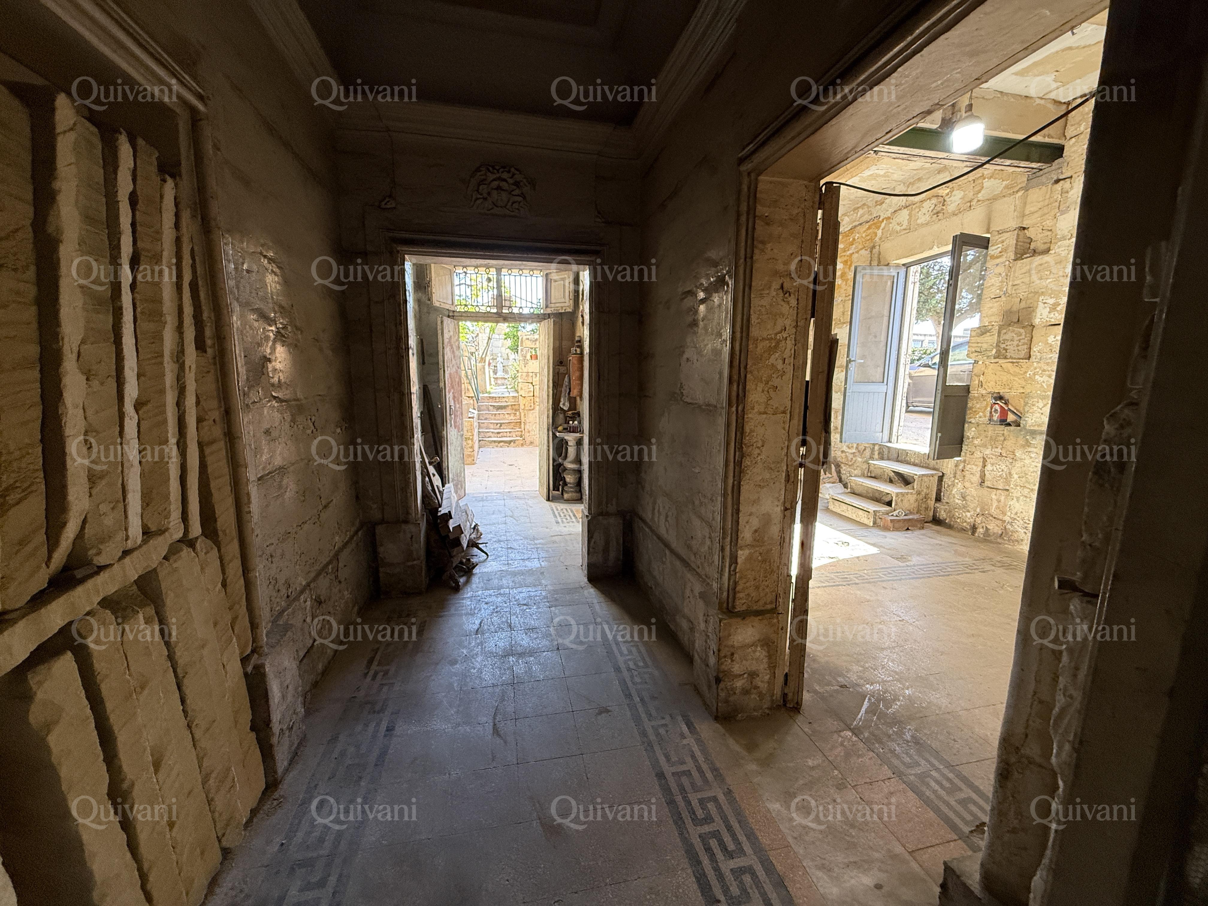 Kalkara Unconverted House of Character with Garden