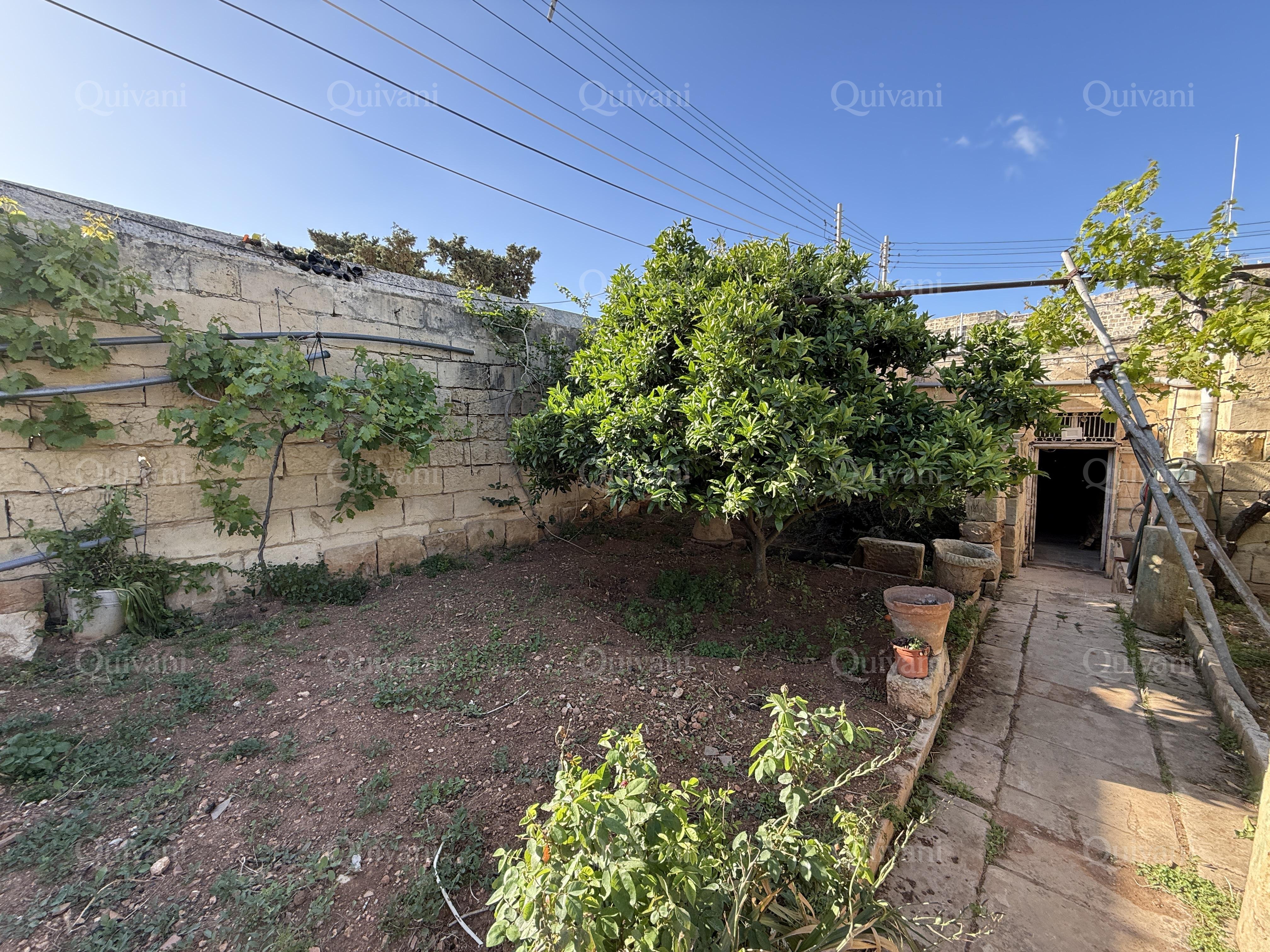 Kalkara Unconverted House of Character with Garden