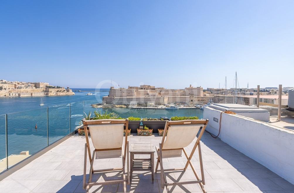 Senglea Furnished Townhouse