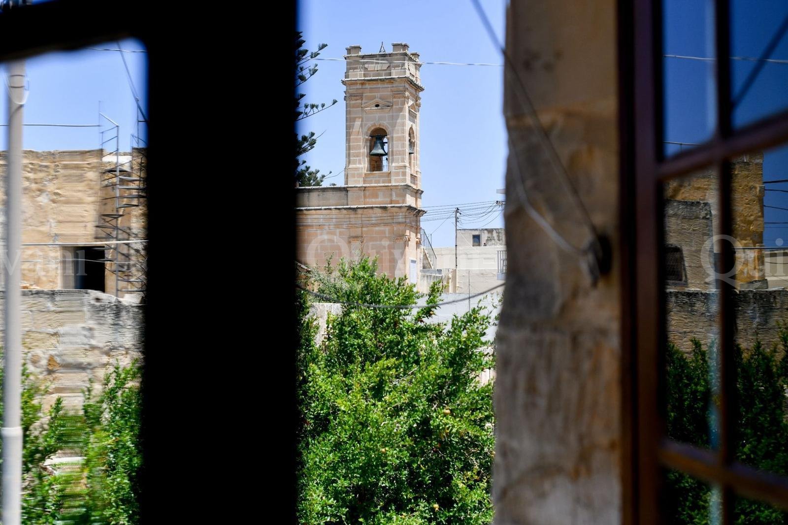 Xaghra Furnished House of Character
