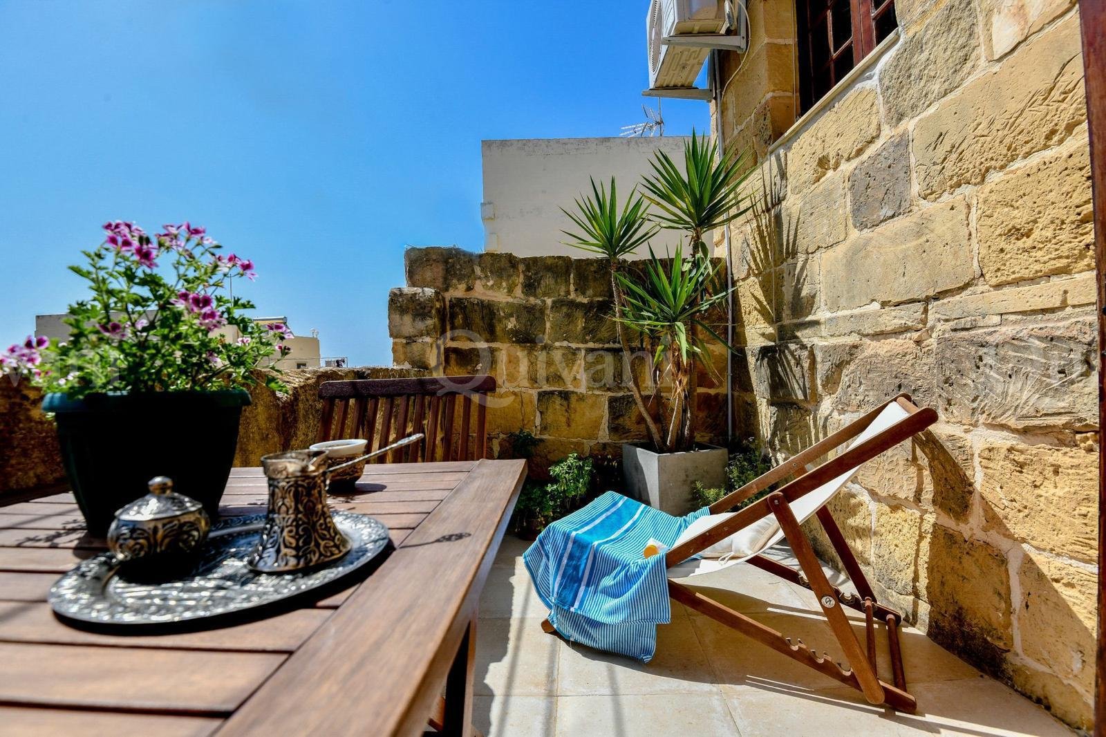 Xaghra Furnished House of Character