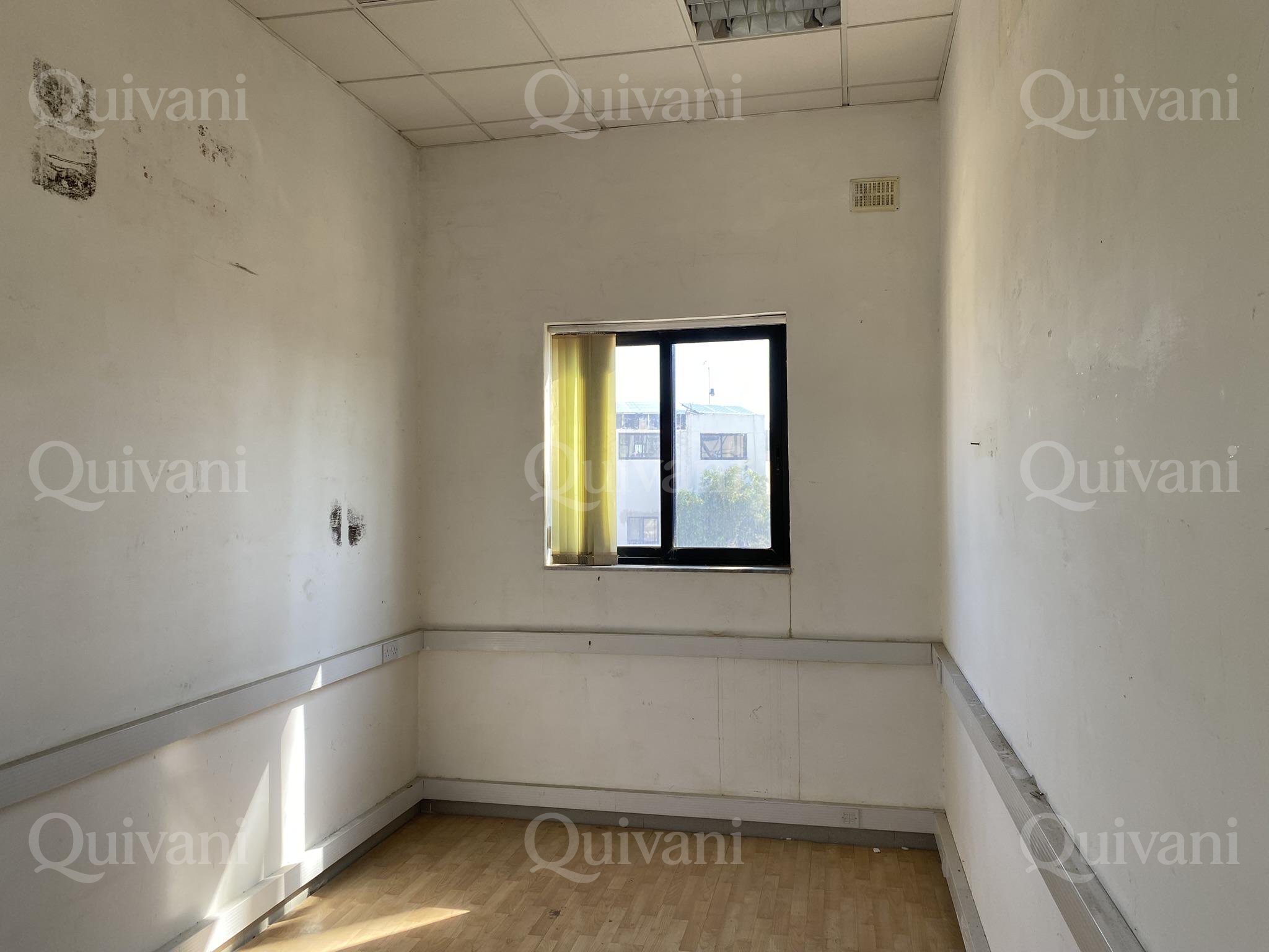 Naxxar Needs Refurbishment Office