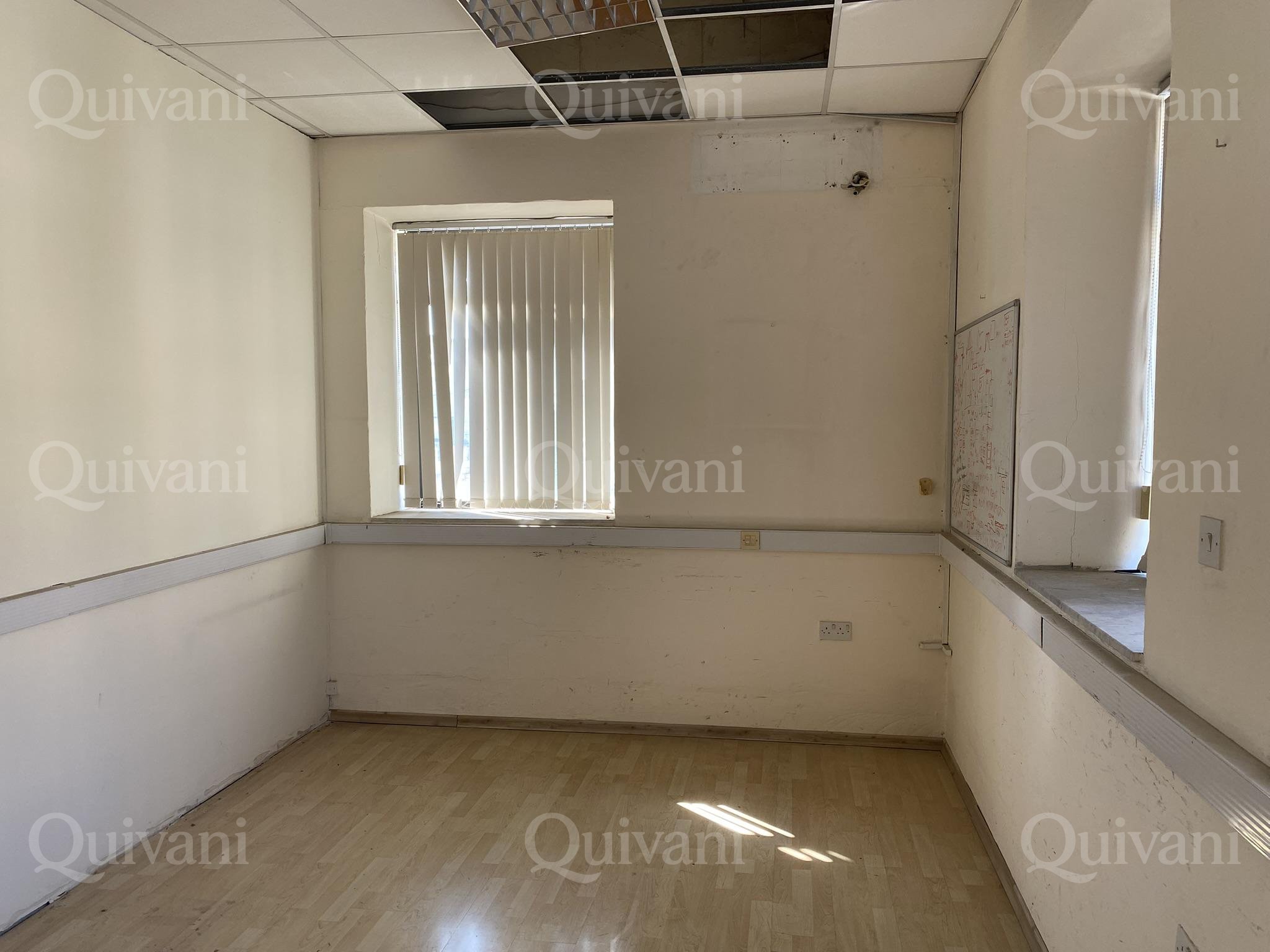 Naxxar Needs Refurbishment Office