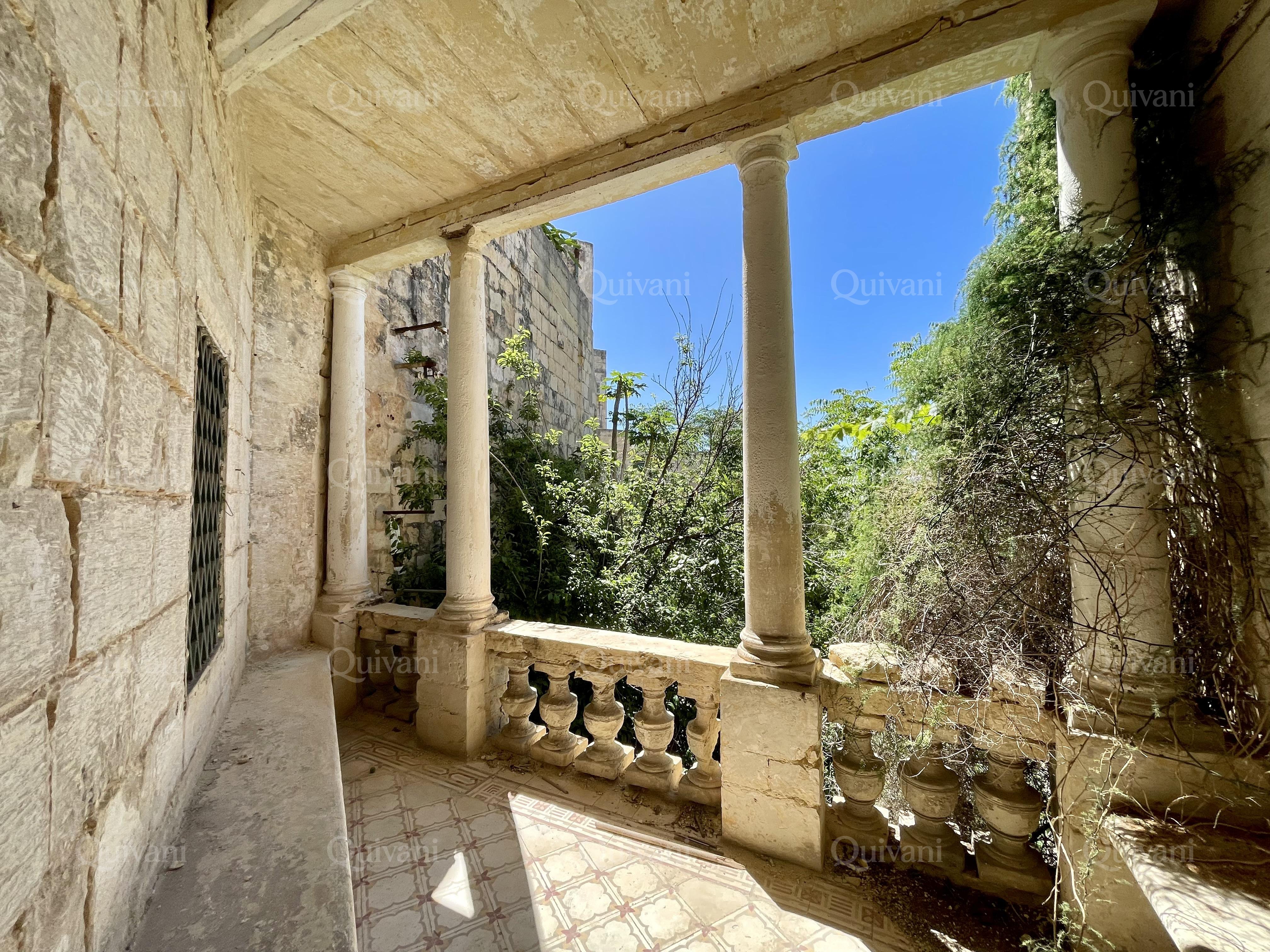 Gwardamangia, Palazzo with Permit for a 20-room Guesthouse
