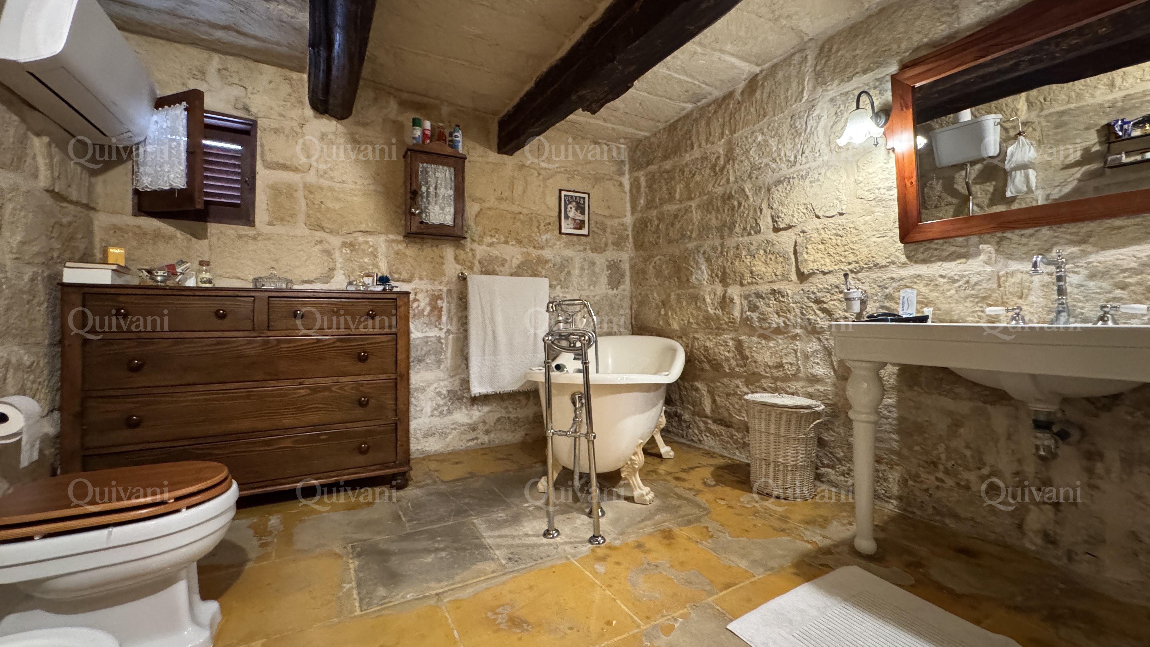 Mosta Furnished Farmhouse