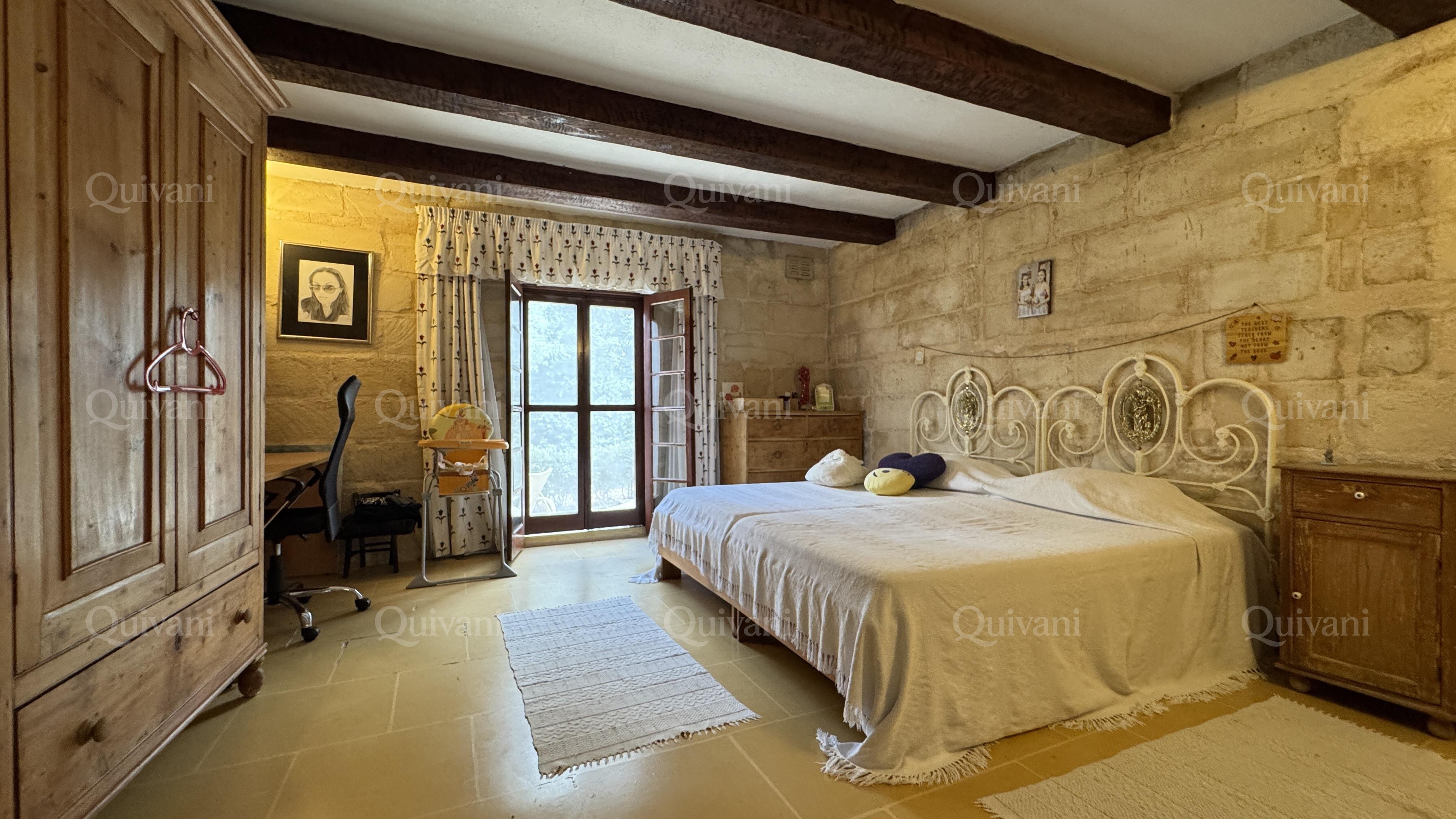 Mosta Furnished Farmhouse