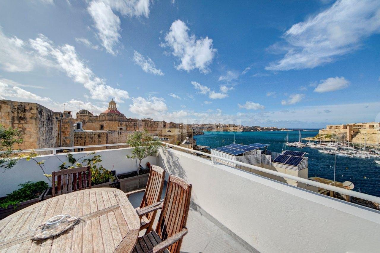 Vittoriosa Furnished Townhouse