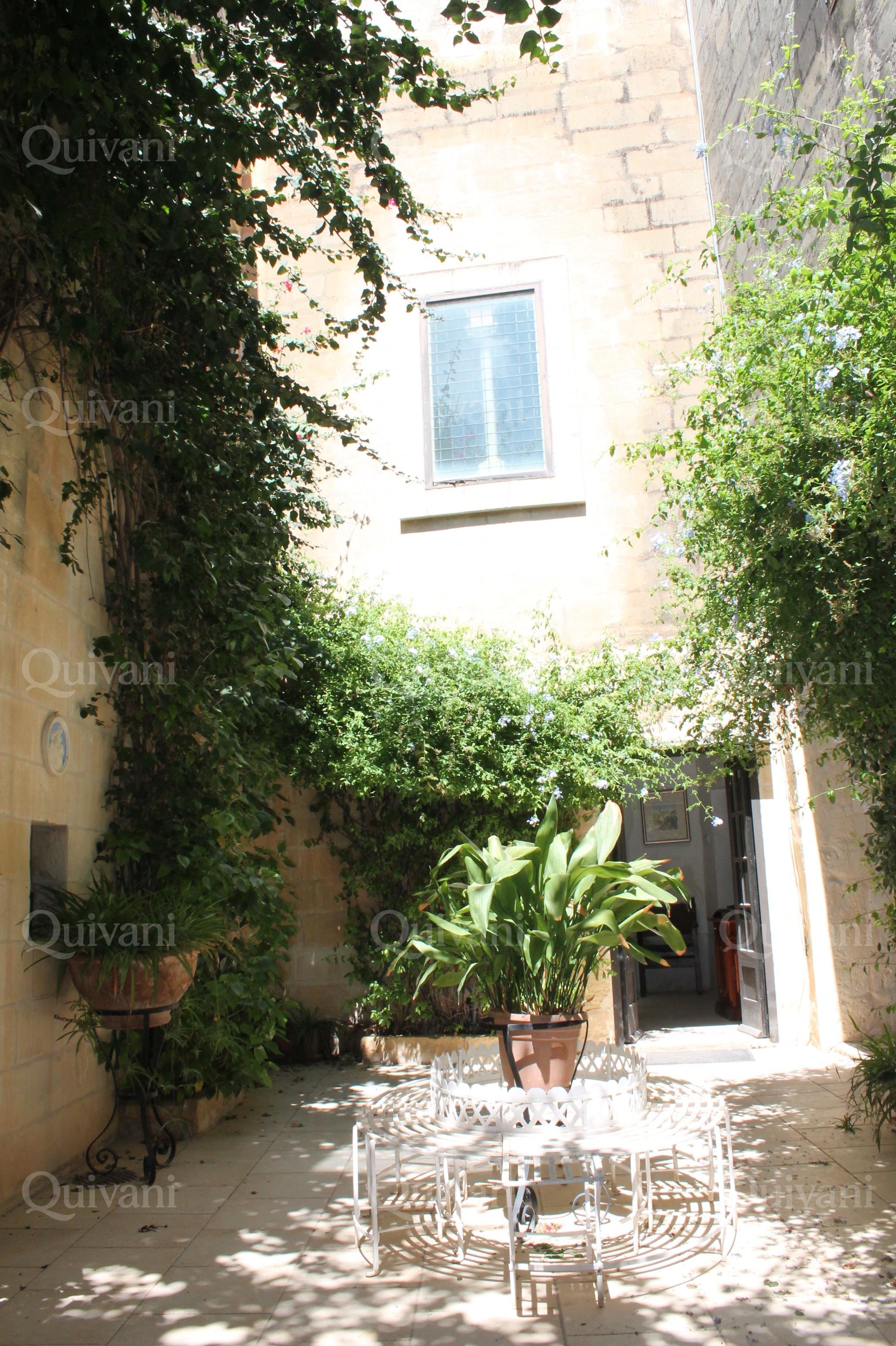 Mdina,  Palazzo