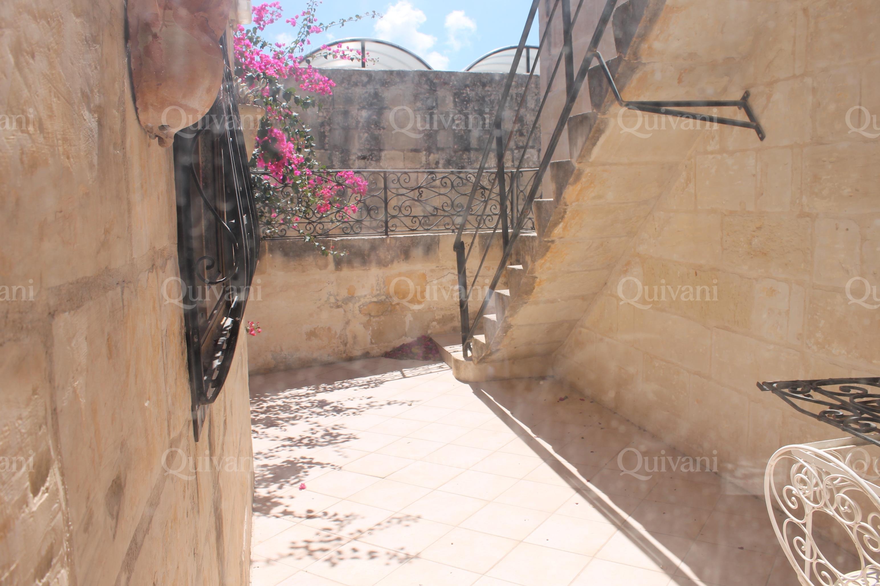 Mdina,  Palazzo