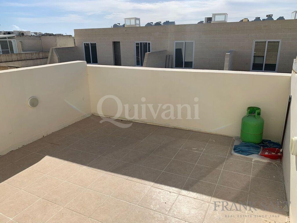 Xaghra, Furnished Penthouse