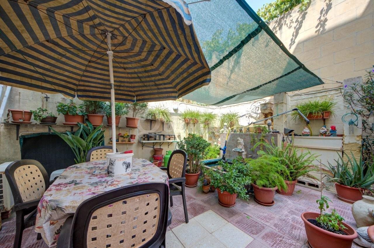 Ghajnsielem Furnished Maisonette