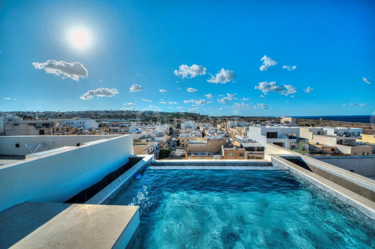 Pembroke Furnished Penthouse