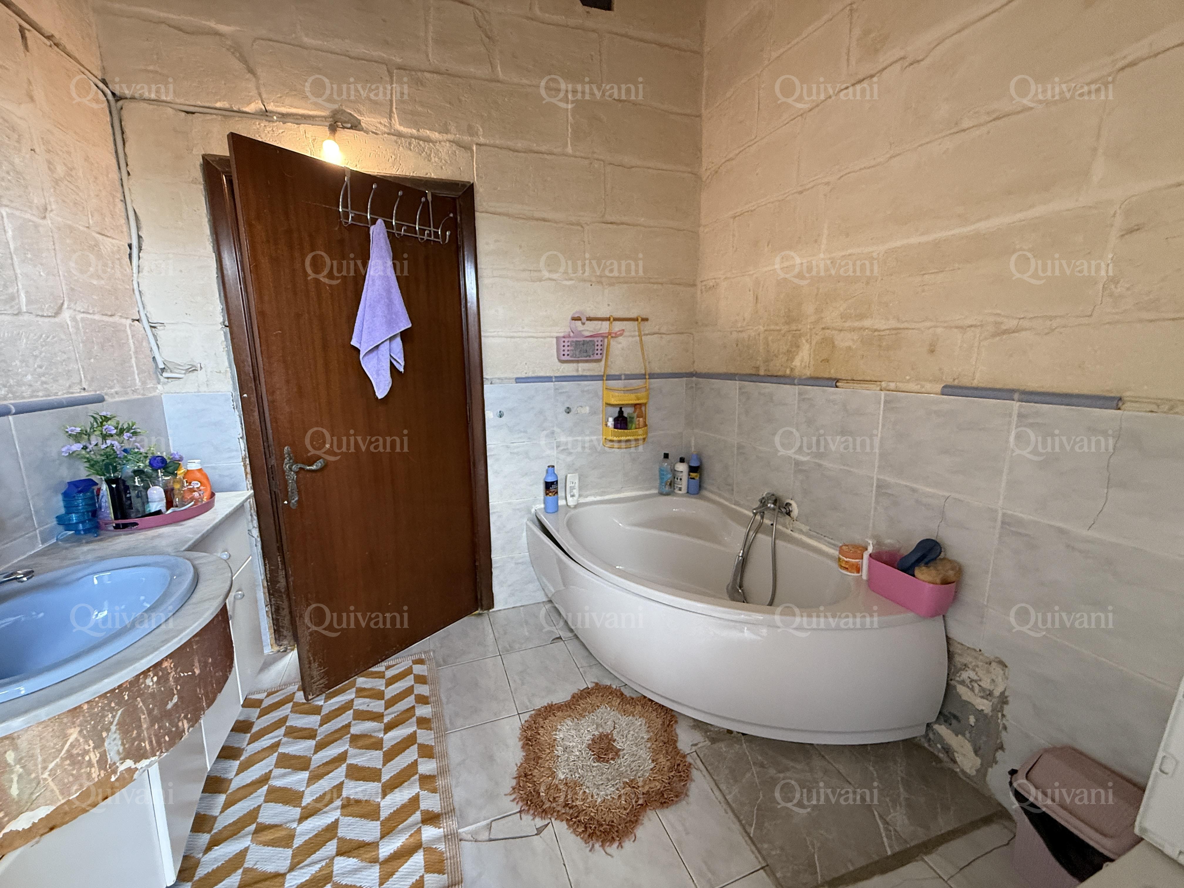 Paola Furnished Townhouse
