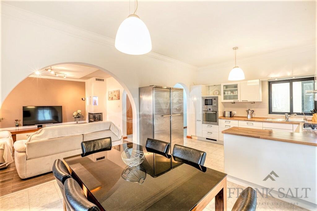 Pembroke Furnished Apartment