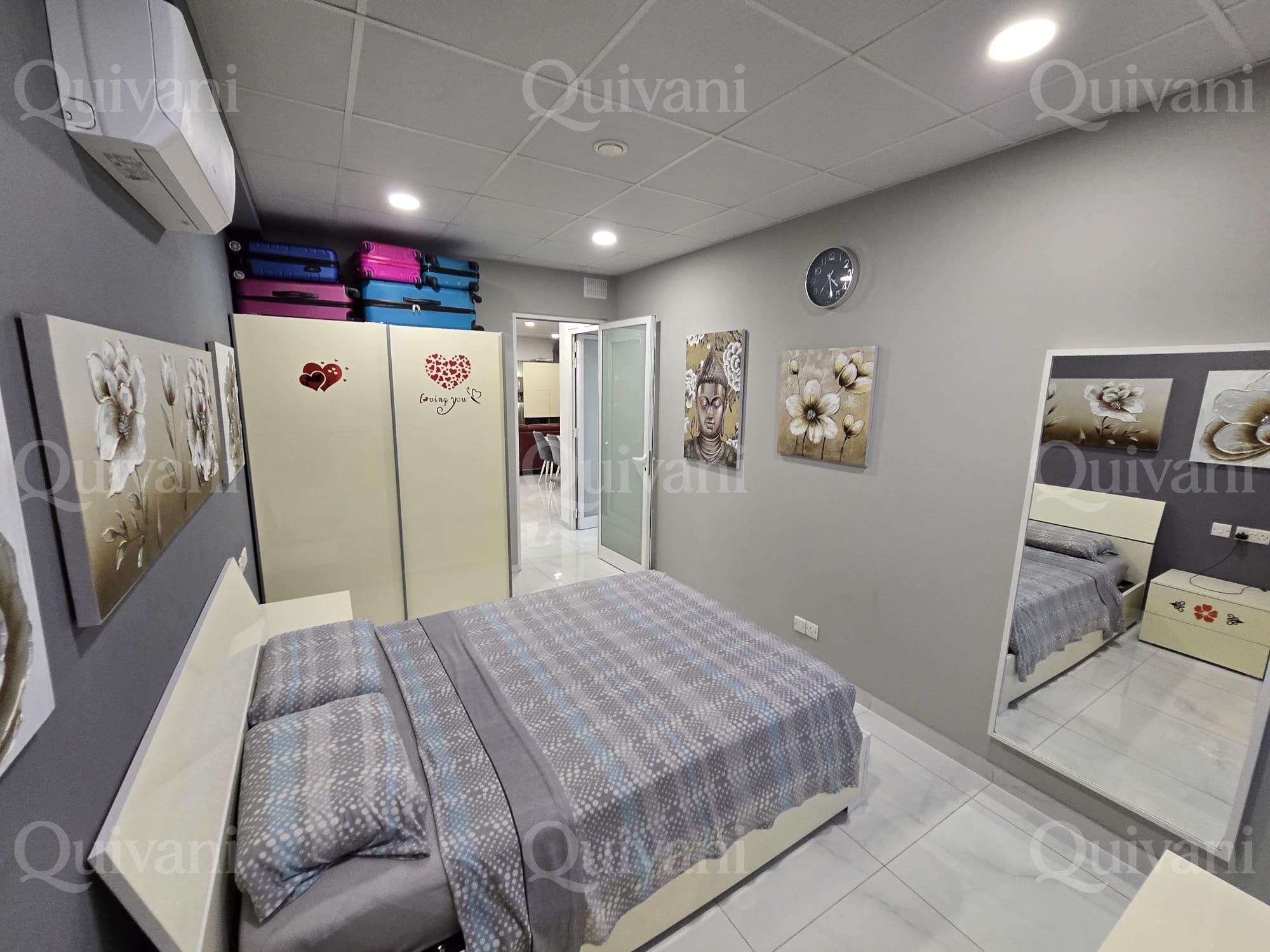 Qormi 5 Car Garage With 2 bedrooms