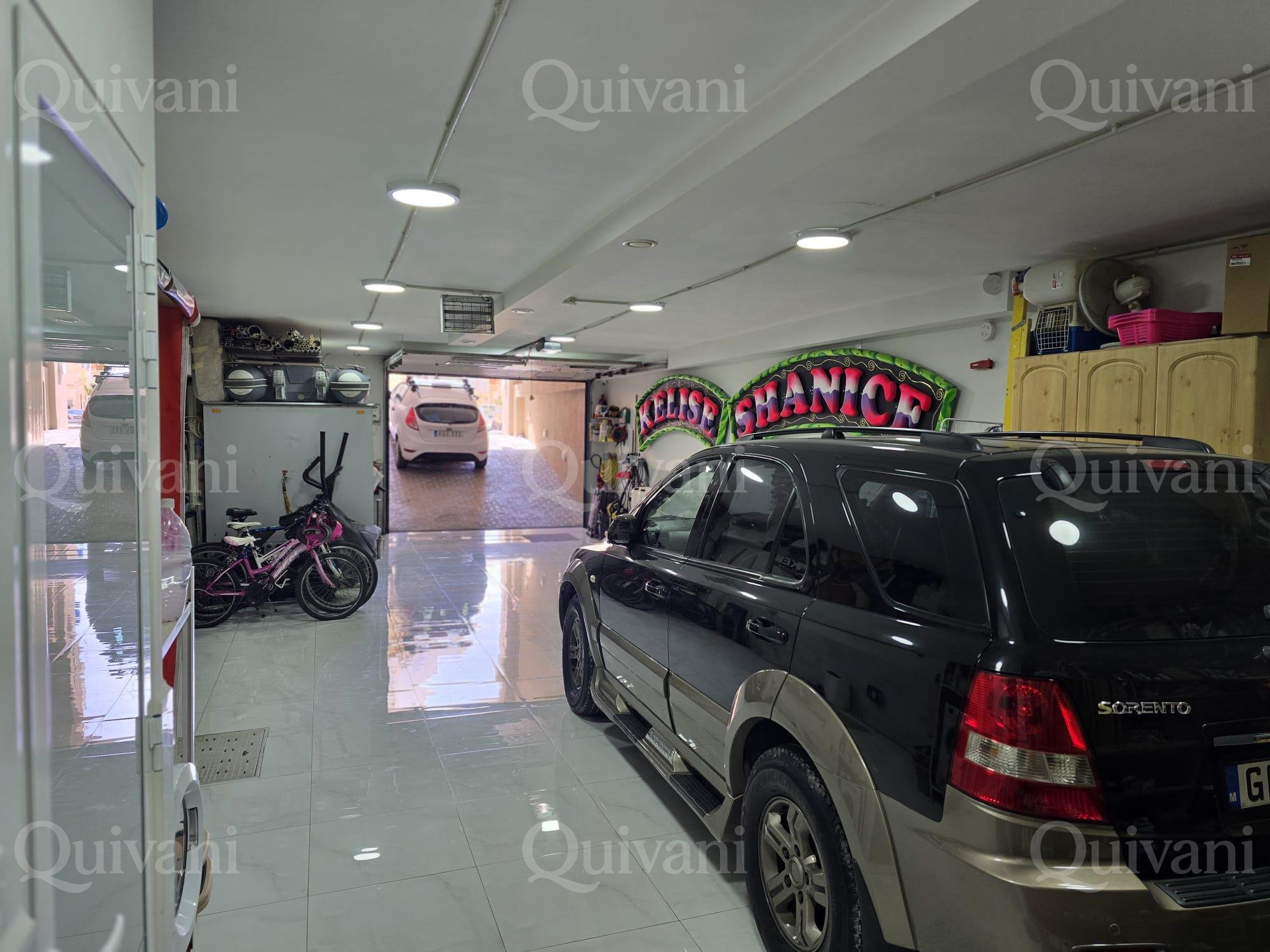 Qormi 5 Car Garage With 2 bedrooms