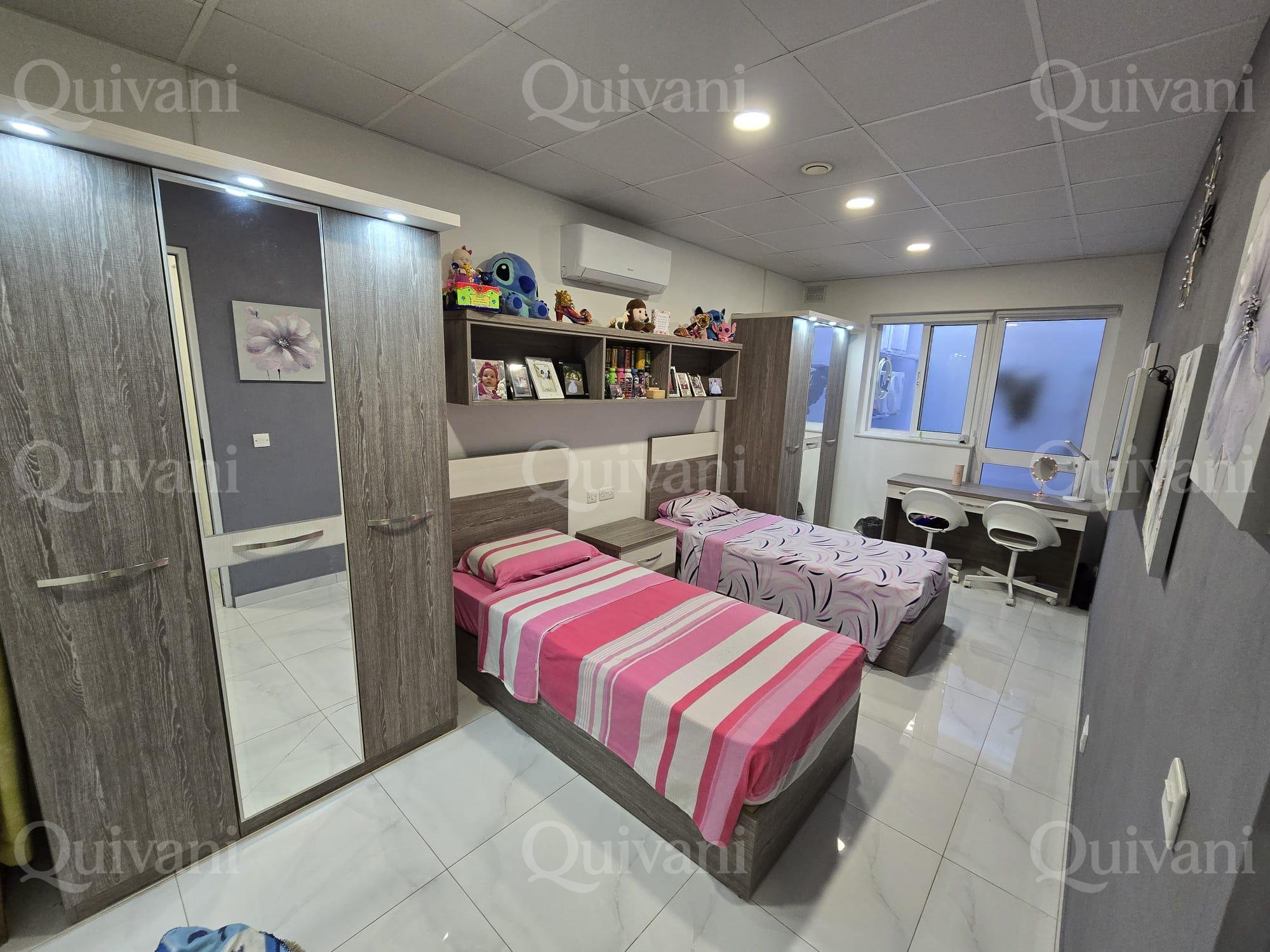 Qormi 5 Car Garage With 2 bedrooms