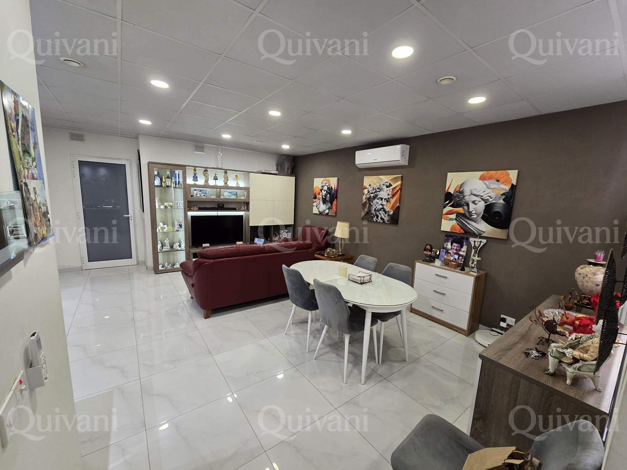 Qormi 5 Car Garage With 2 bedrooms