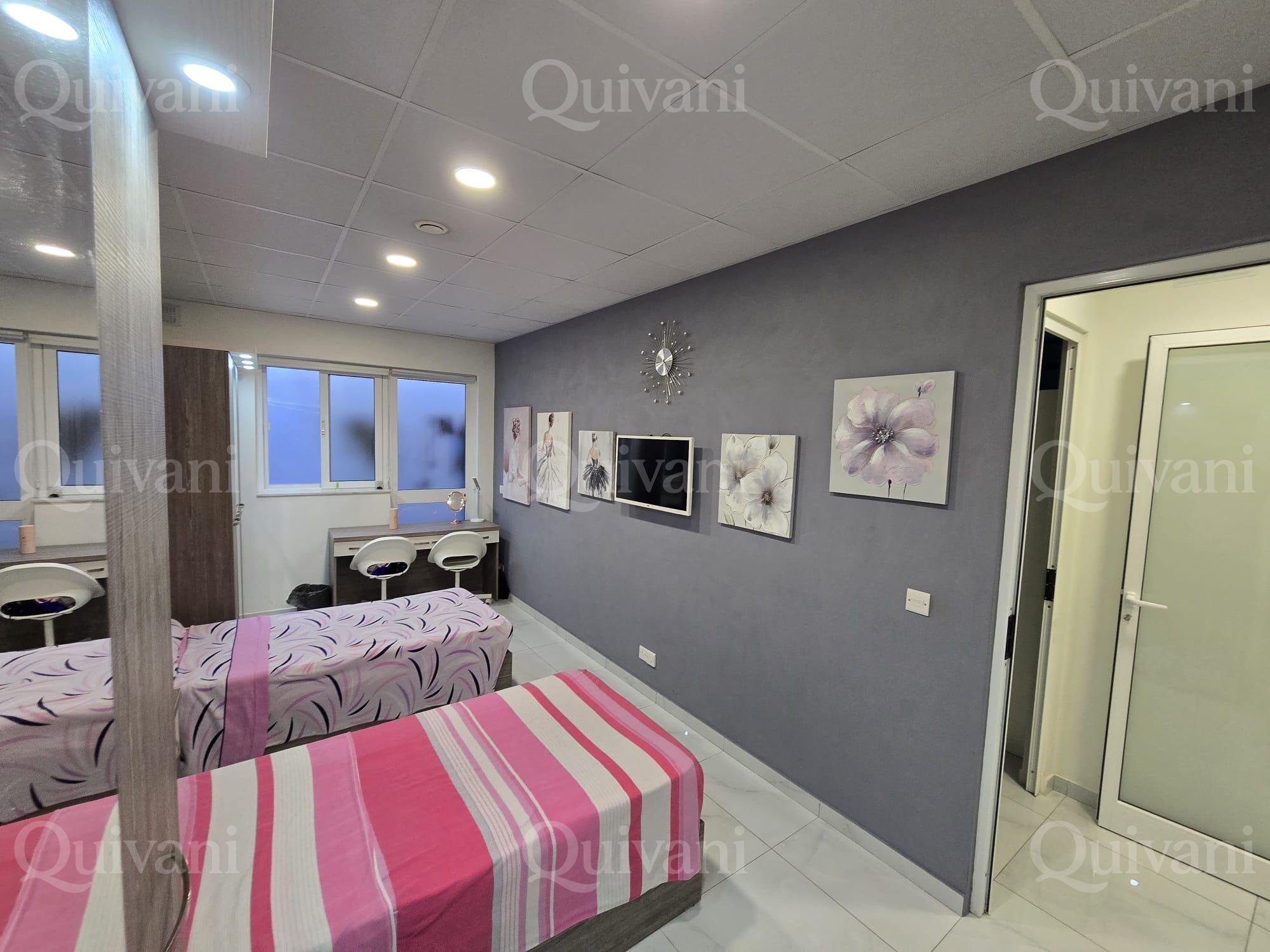 Qormi 5 Car Garage With 2 bedrooms