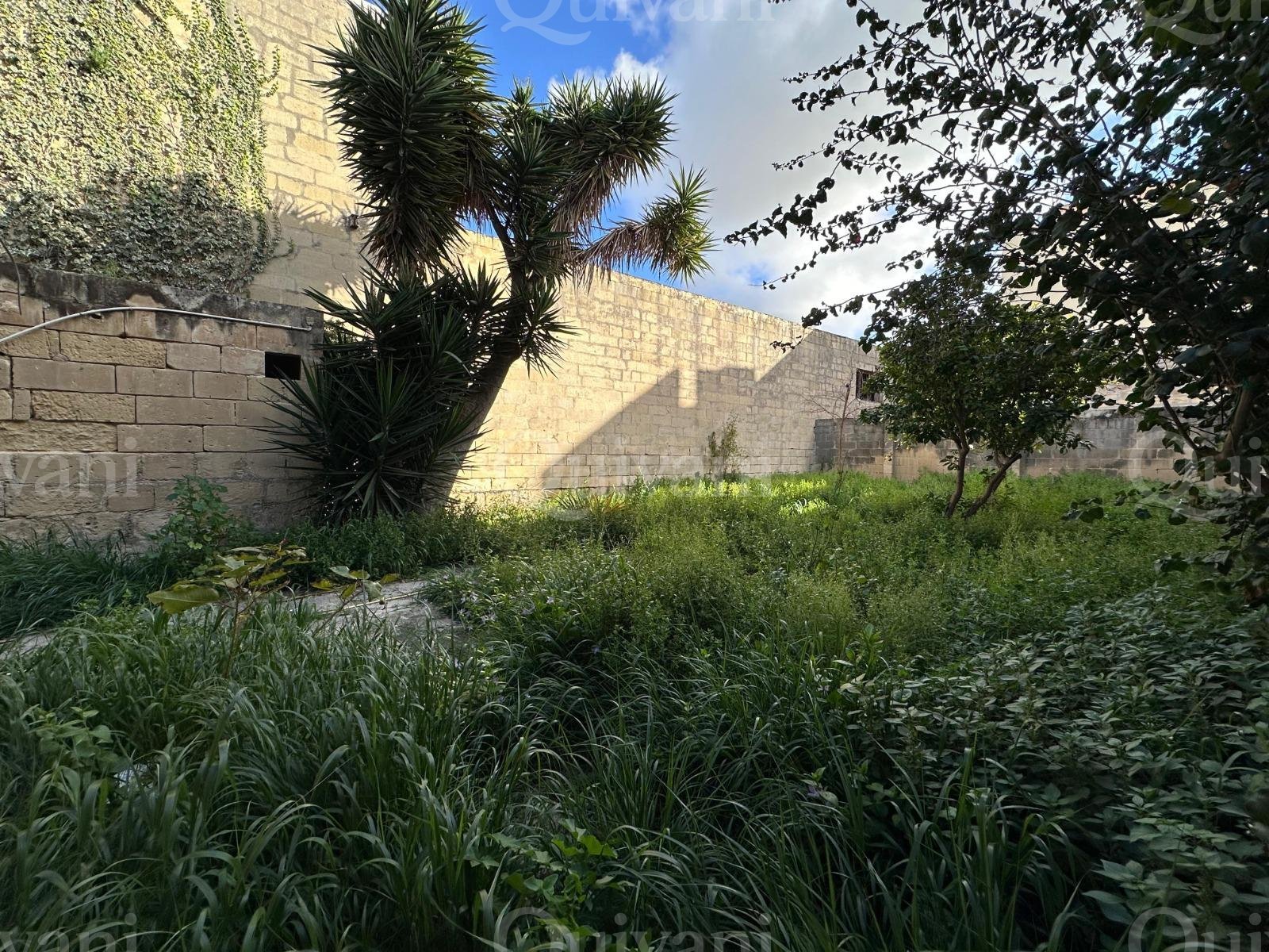 Santa Venera Unconverted Townhouse
