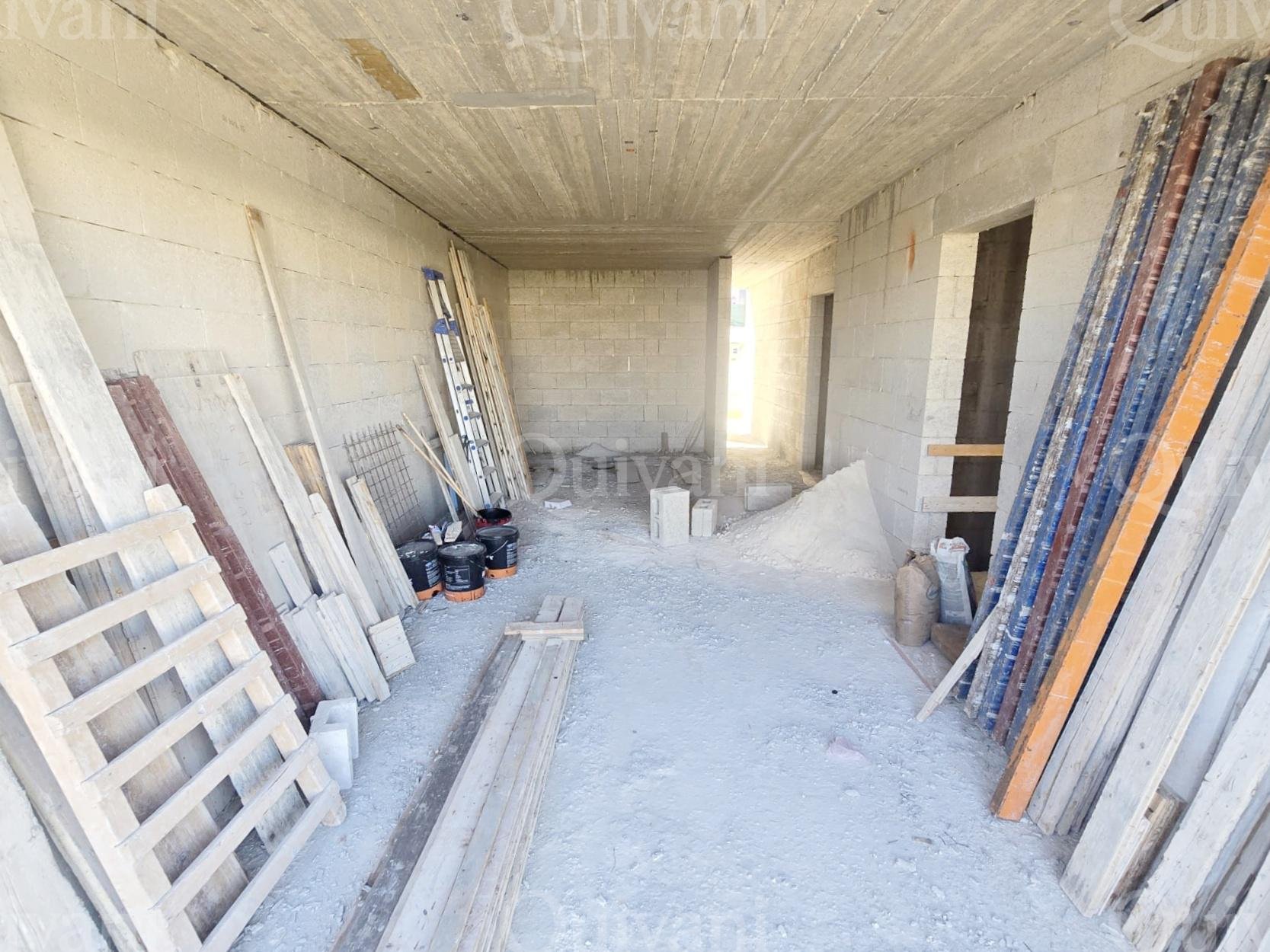 Fgura Shell form Penthouse