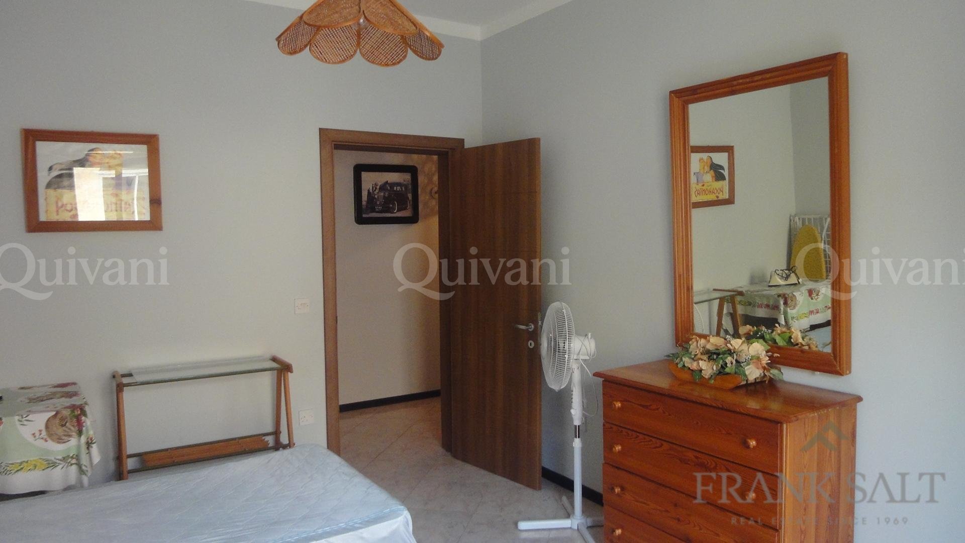 Marsalforn, Furnished Apartment