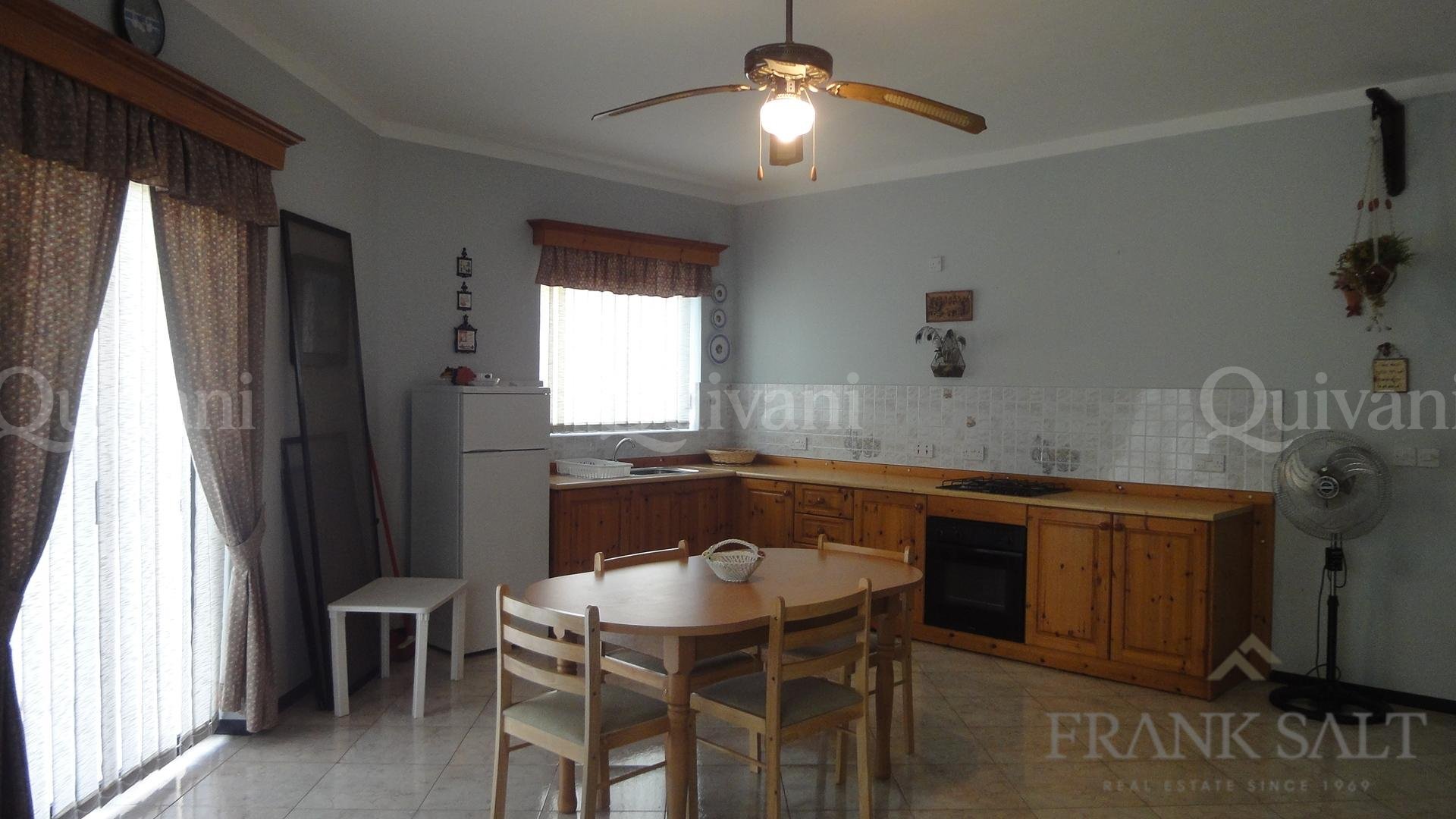 Marsalforn, Furnished Apartment