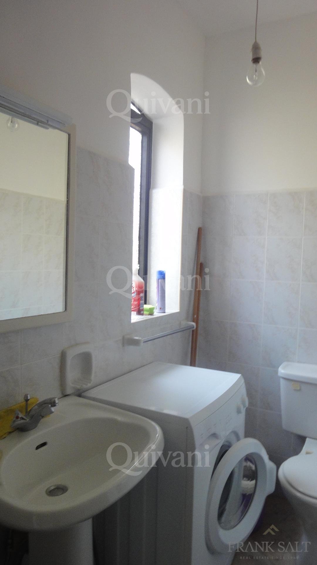 Marsalforn, Furnished Apartment