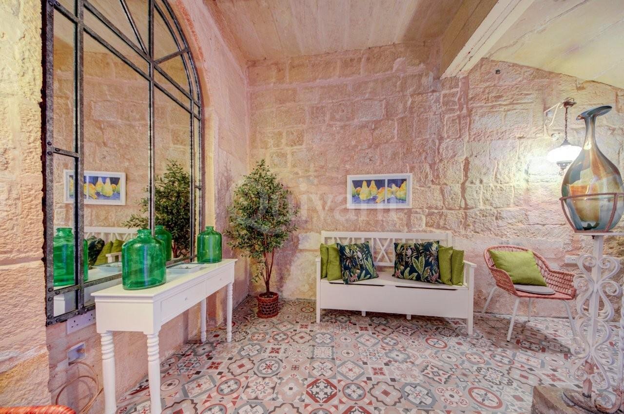 Cospicua Furnished Townhouse