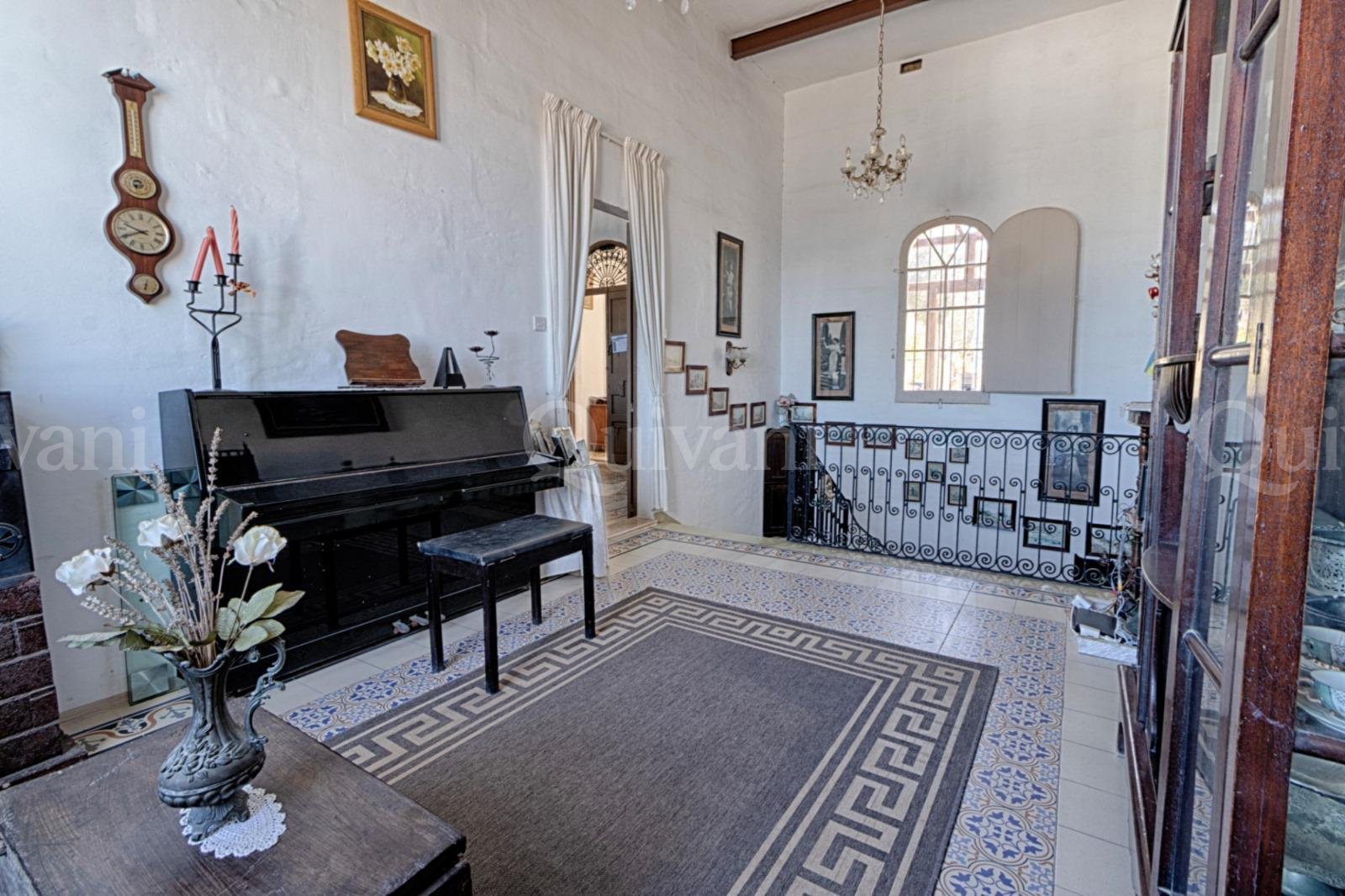 St Pauls Bay Converted Farmhouse