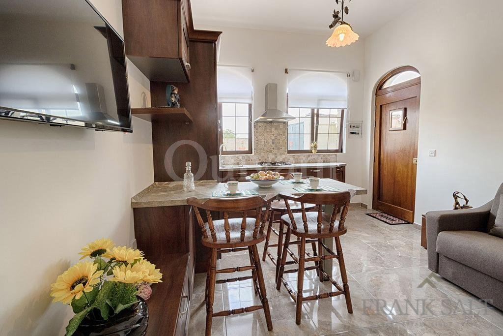St Pauls Bay Converted Farmhouse