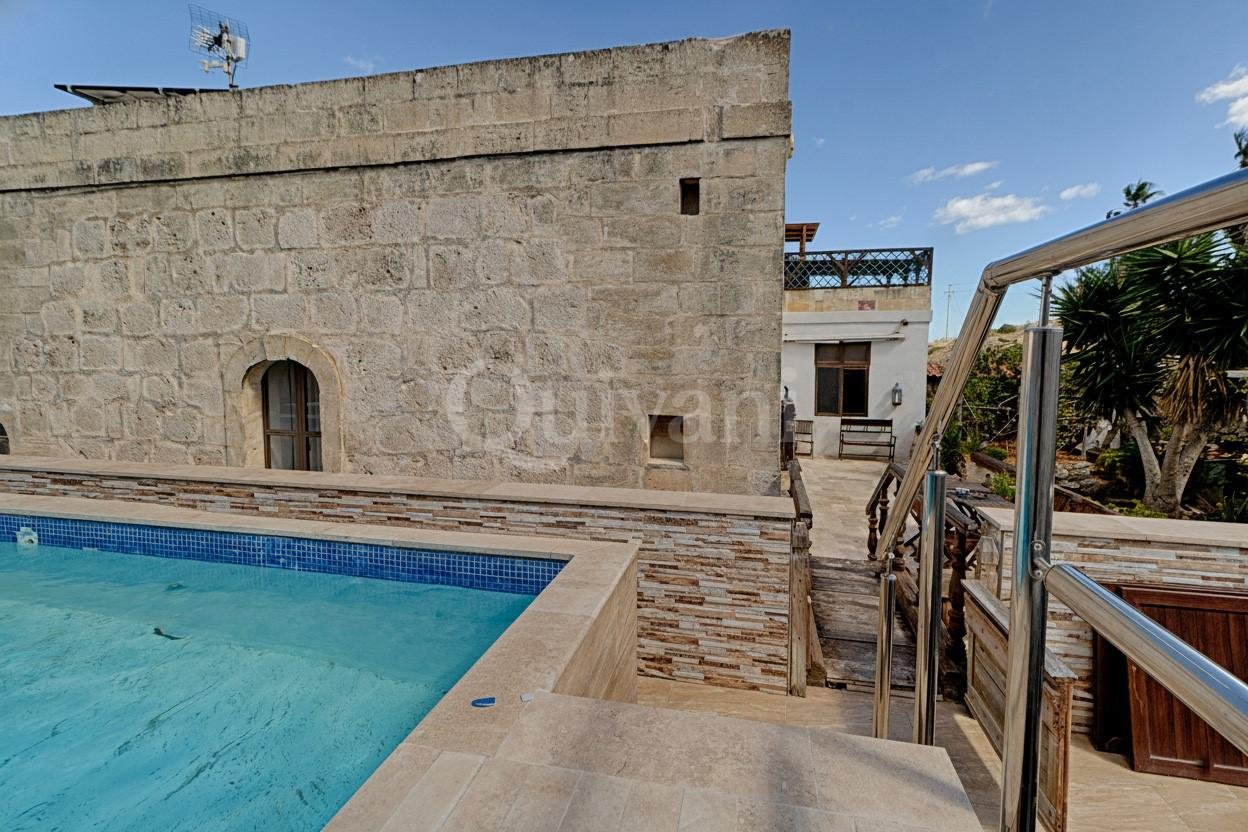 St Pauls Bay Converted Farmhouse