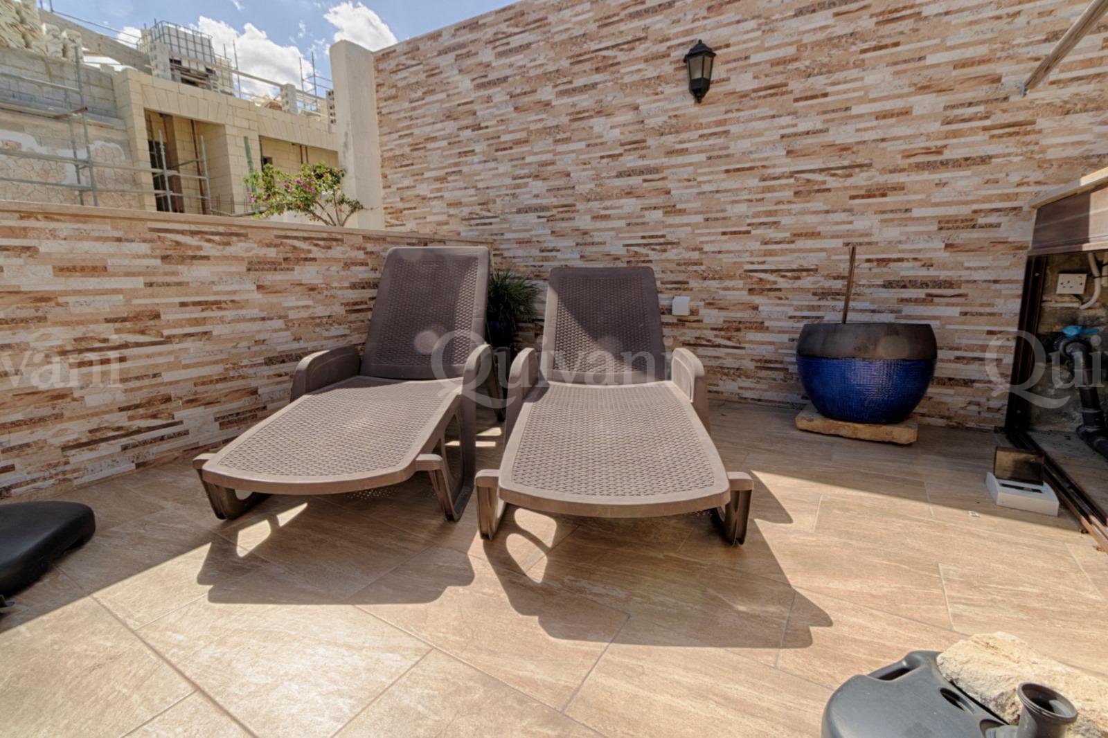 St Pauls Bay Converted Farmhouse