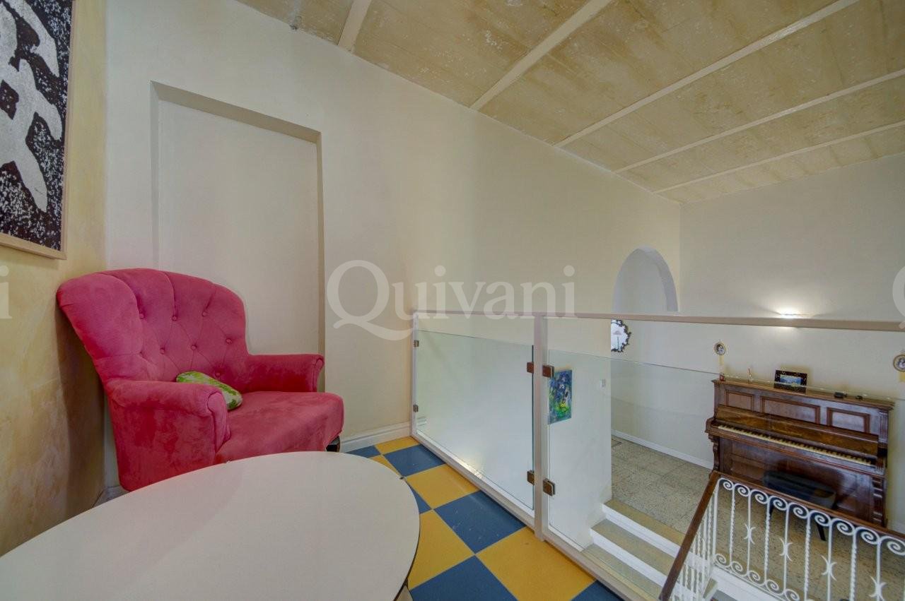 Beautifully converted five bedroom townhouse