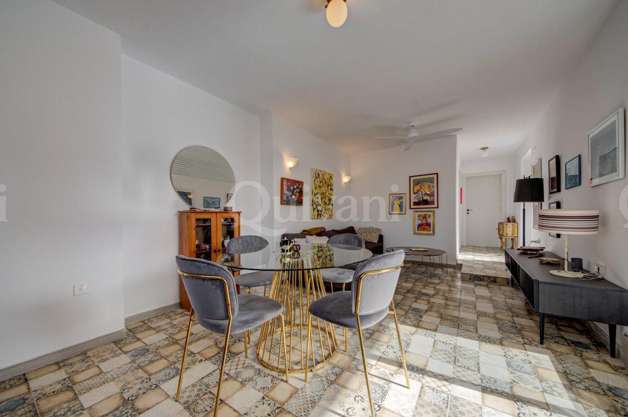 Beautifully converted five bedroom townhouse