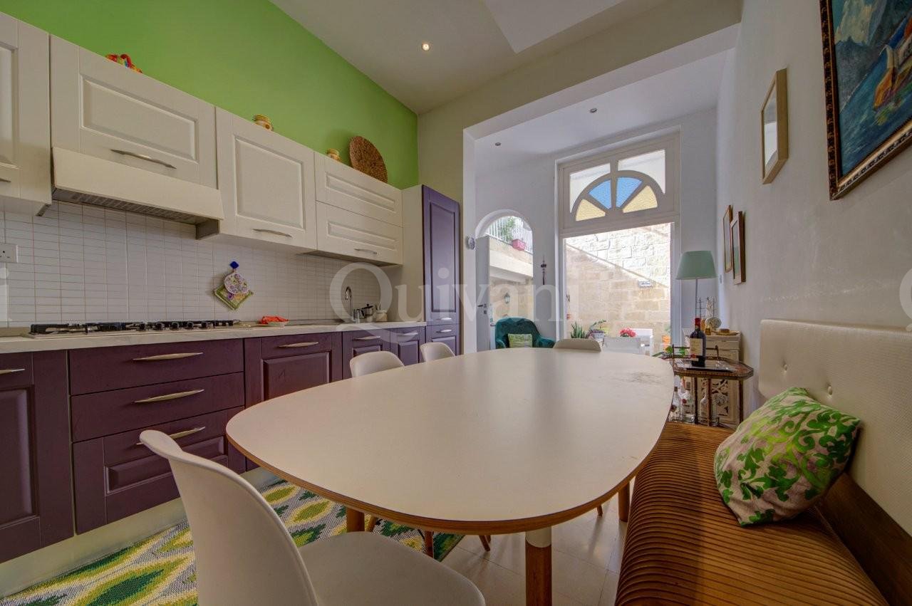 Beautifully converted five bedroom townhouse