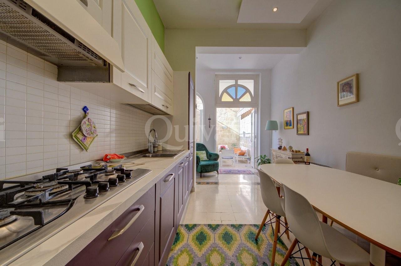 Beautifully converted five bedroom townhouse