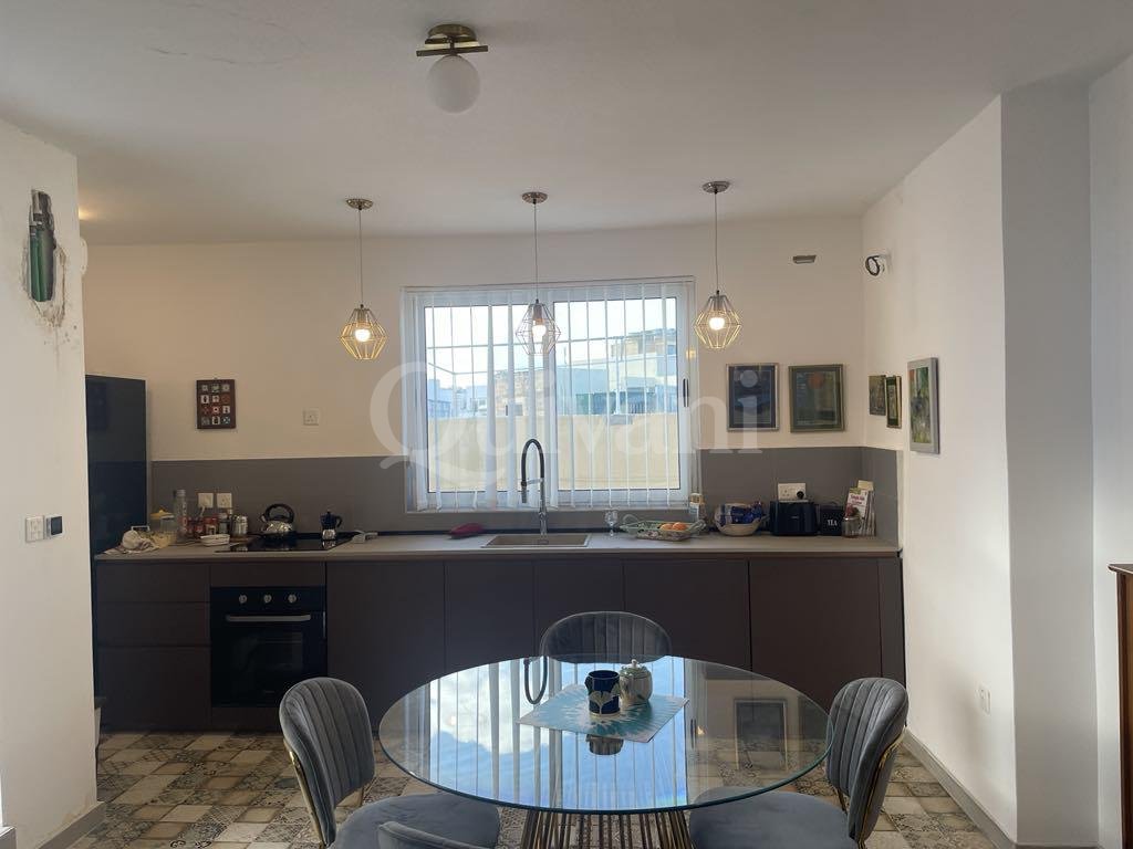 Beautifully converted five bedroom townhouse