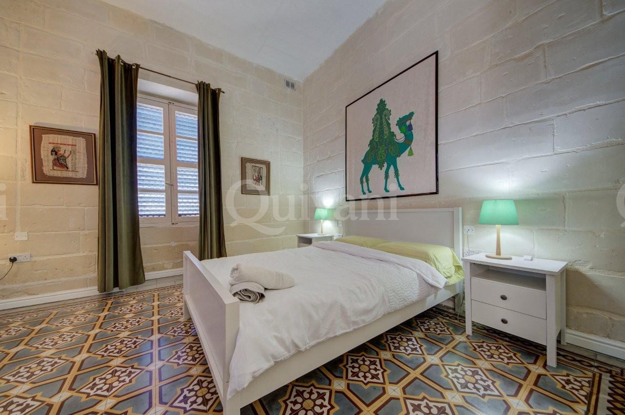 Beautifully converted five bedroom townhouse