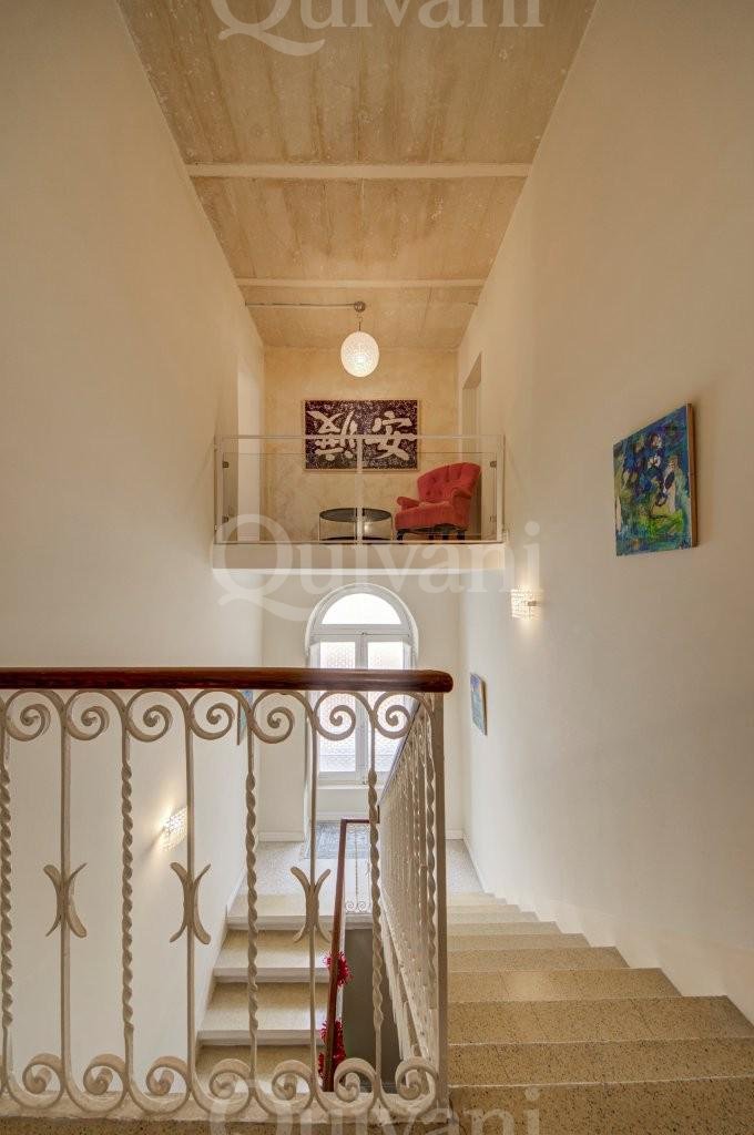 Beautifully converted five bedroom townhouse