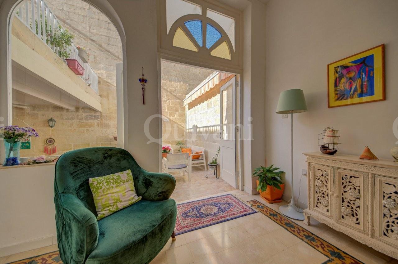 Beautifully converted five bedroom townhouse