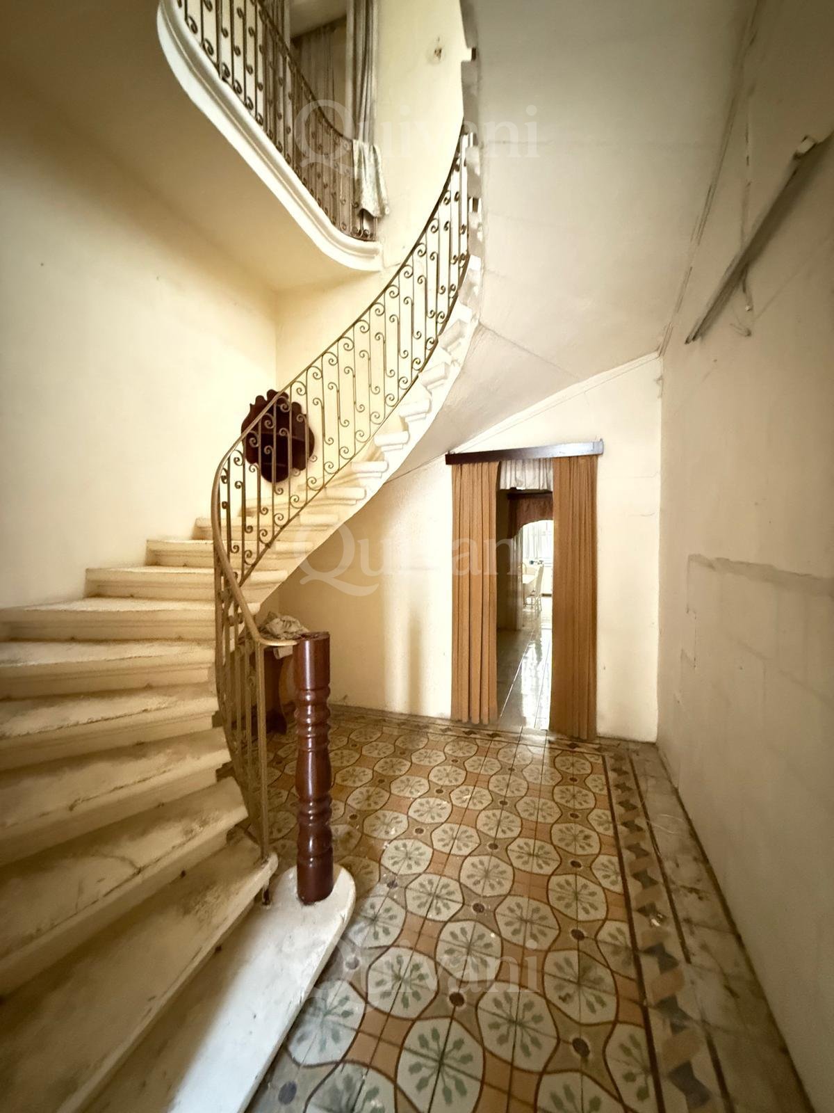 Victoria Unconverted Townhouse
