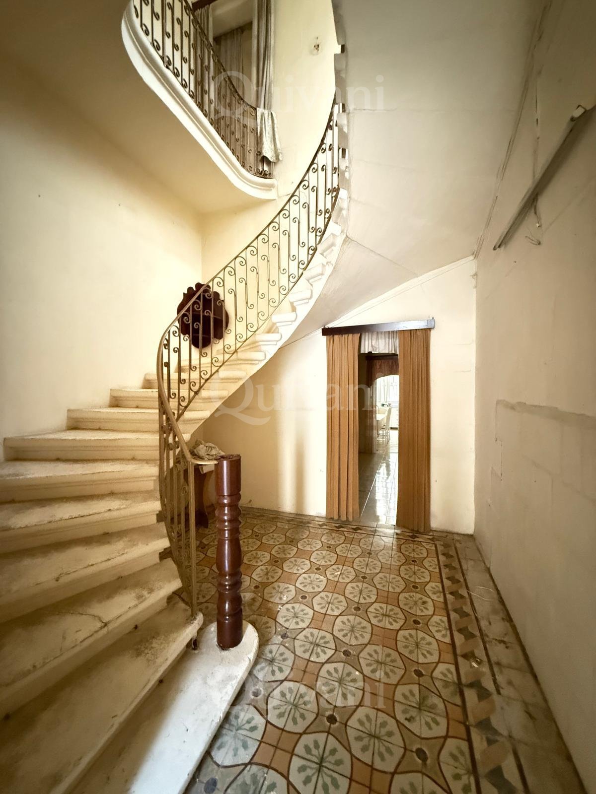Victoria Unconverted Townhouse