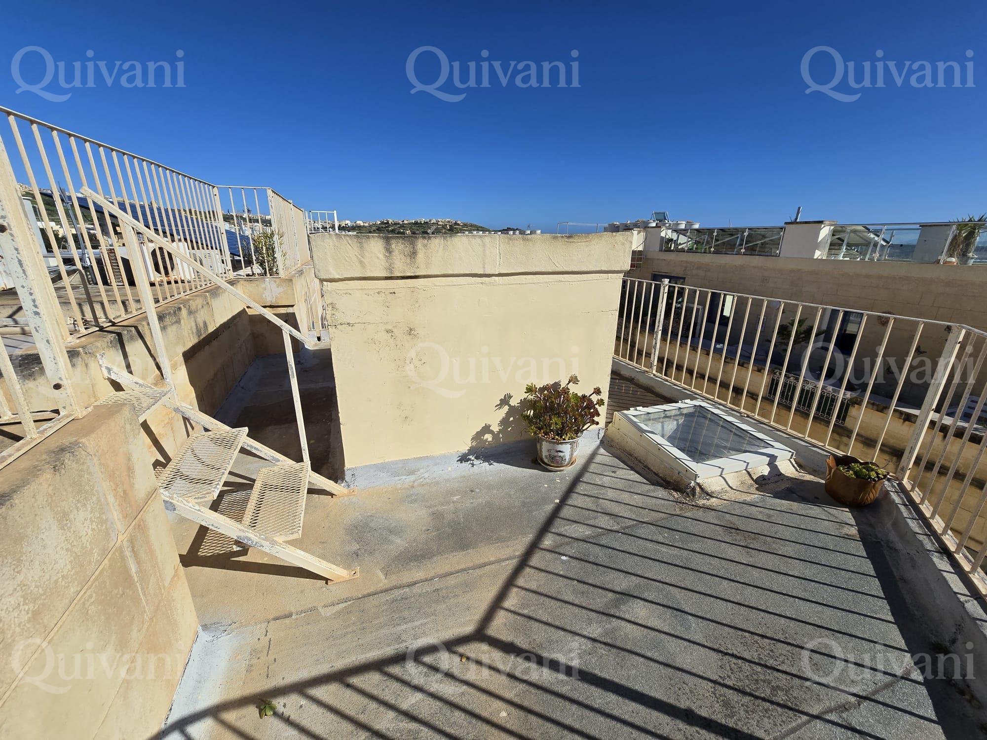Ghajnsielem Furnished Penthouse