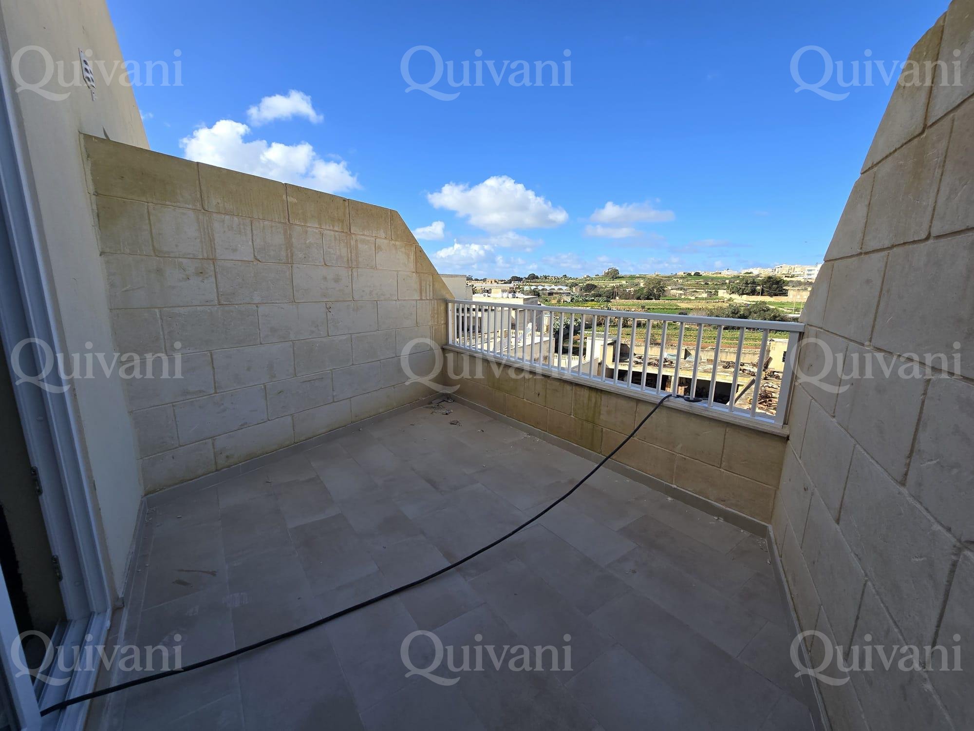 Ghajnsielem Shell form Penthouse